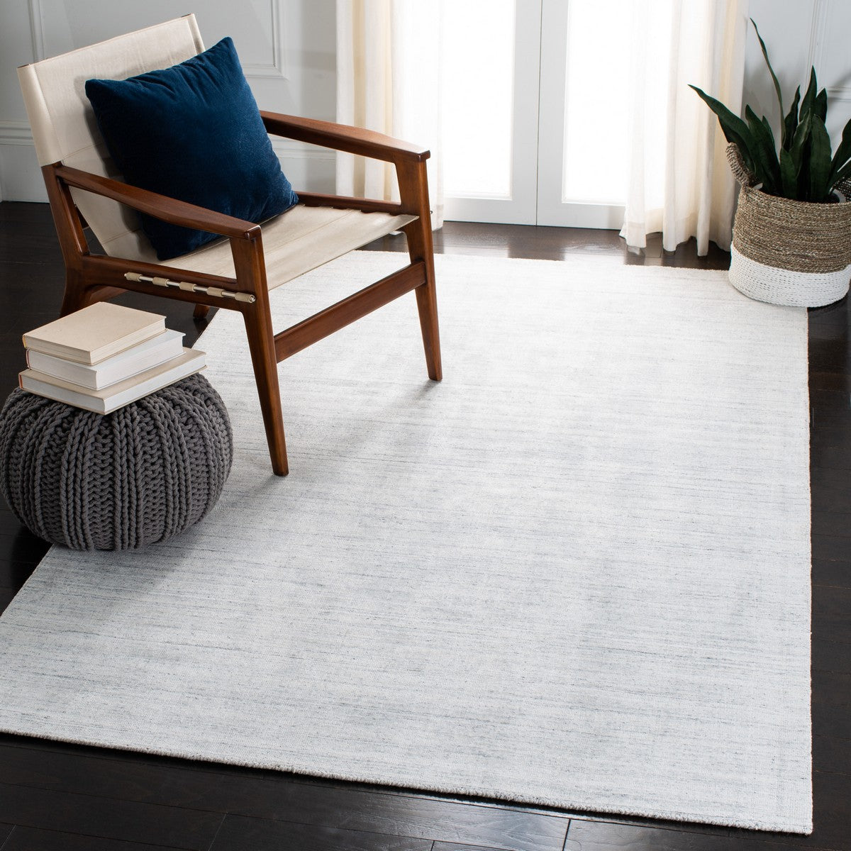 Luxurious Hand - Loomed Contemporary Area Rug: Viscose, Cotton & Wool Blend from India