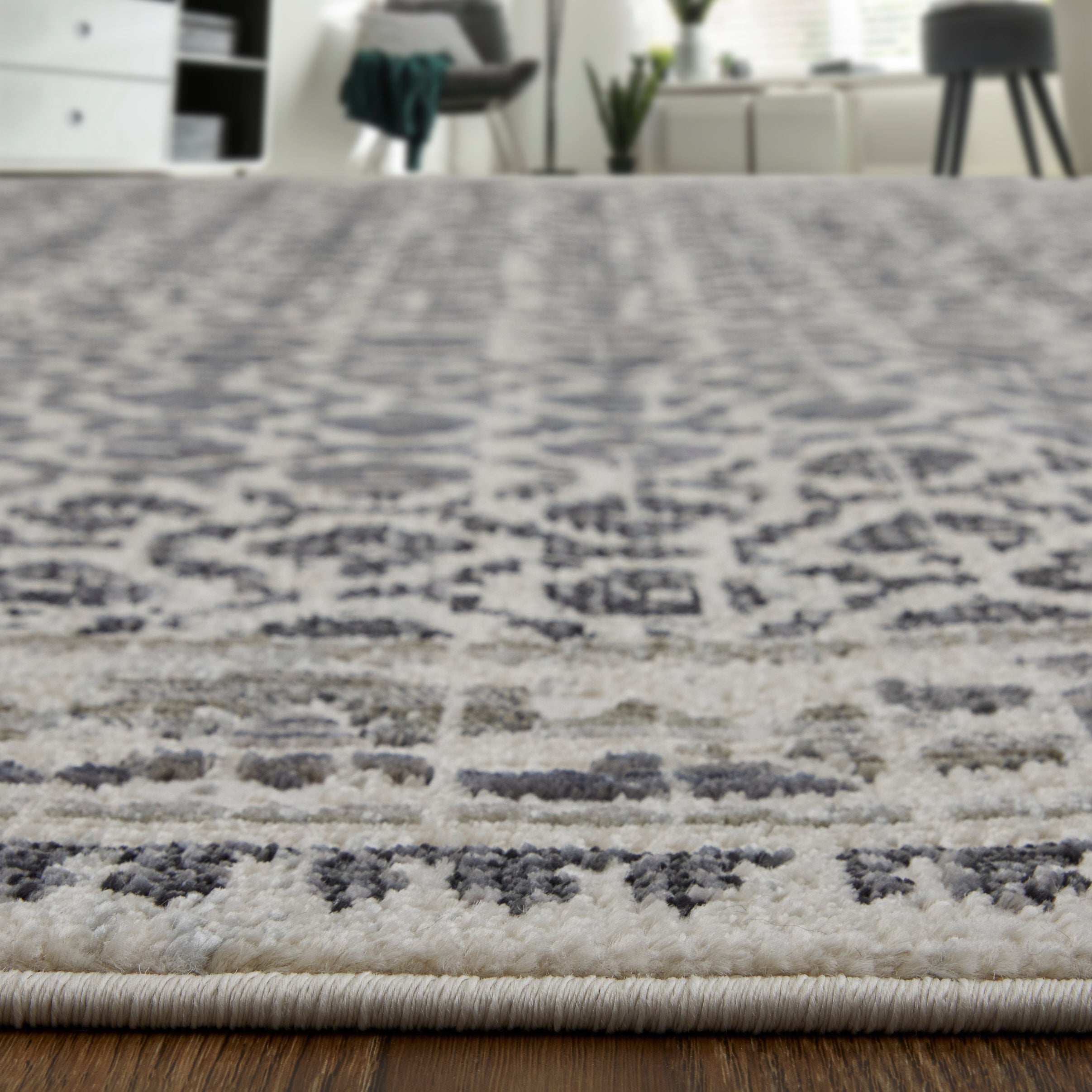 Kano Durable Stain & Fade-Resistant Distressed Geometric Rug for Modern Homes