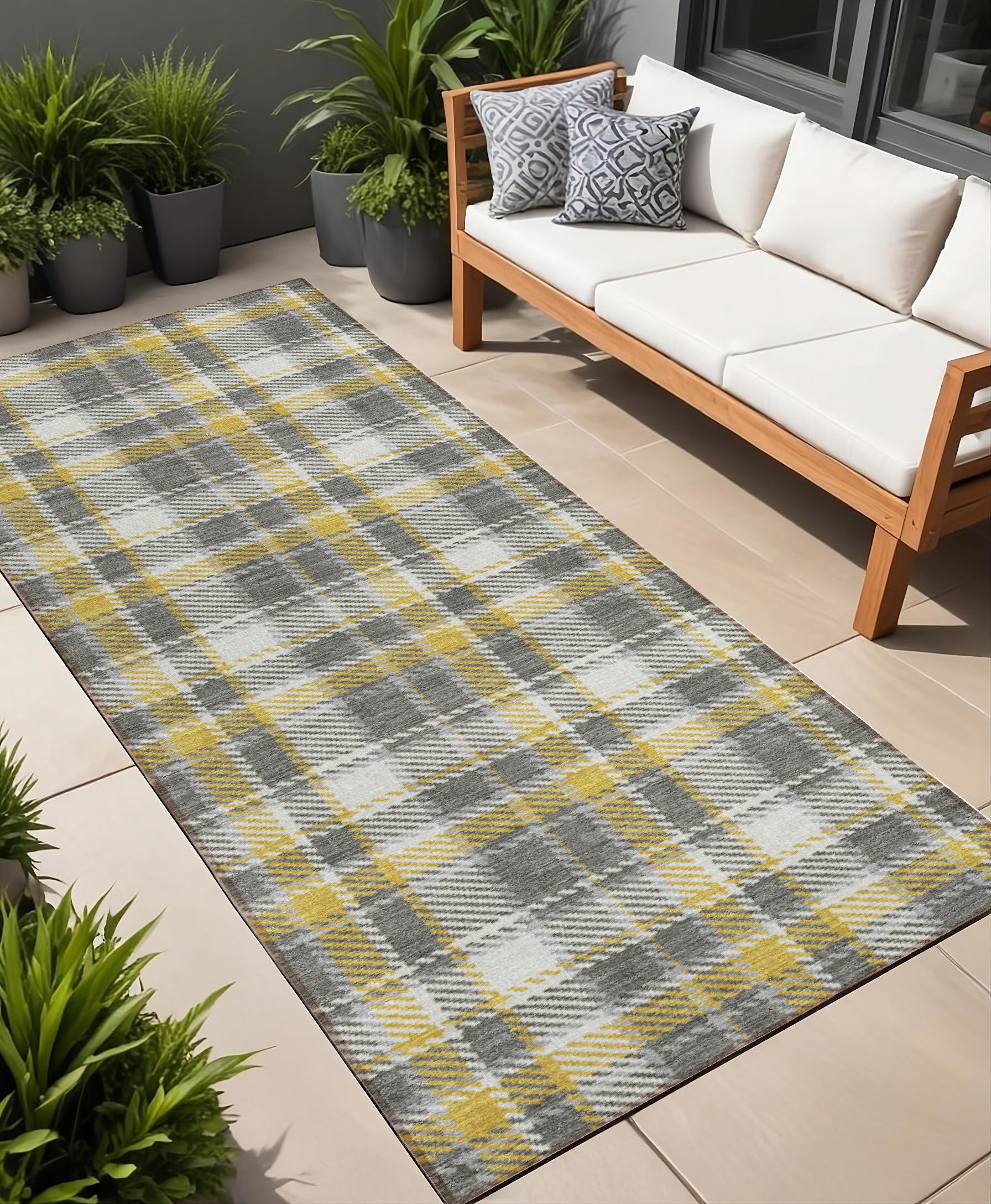 Indoor/Outdoor Stain-Resistant Non-Skid Washable Plaid Runner Rug for Pets