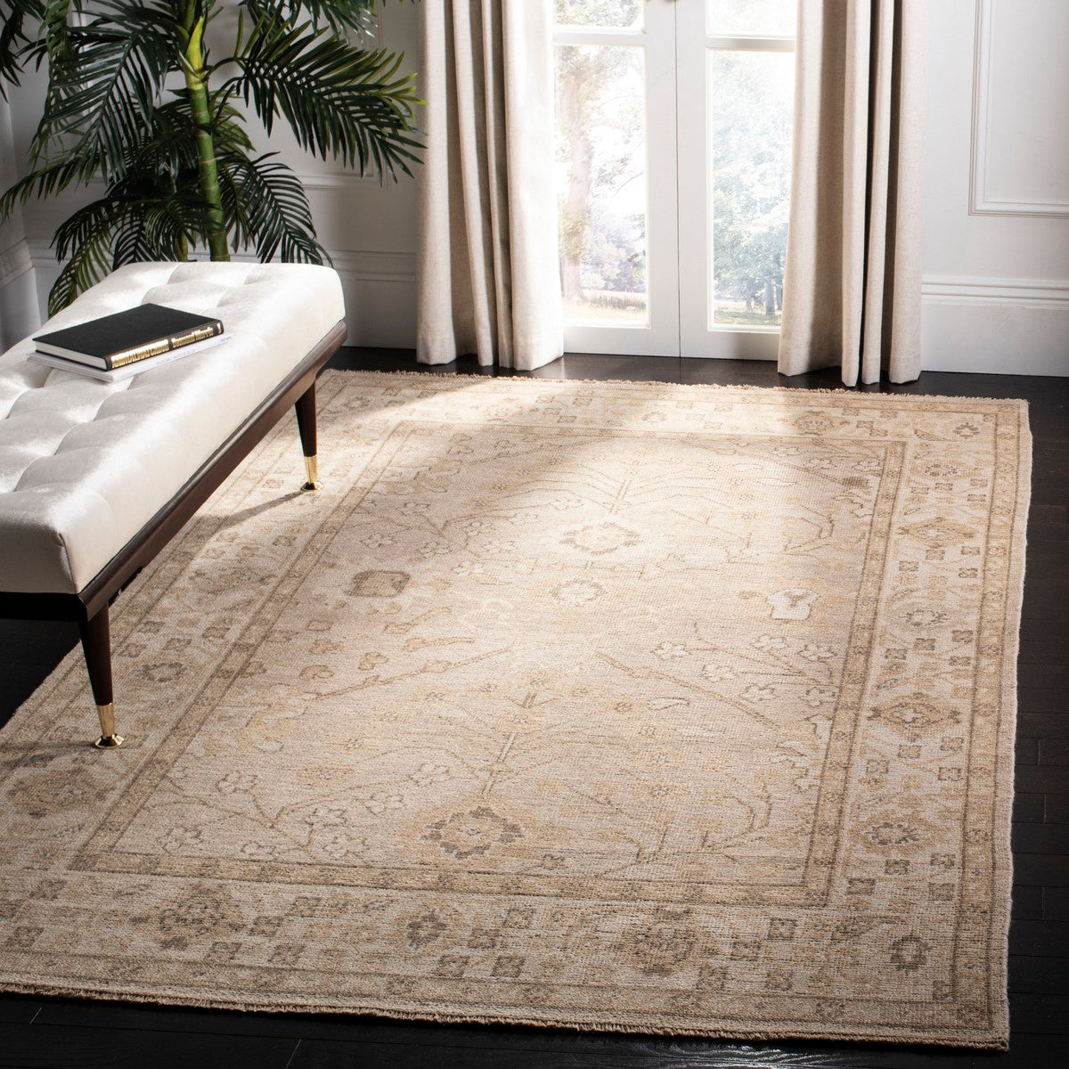 Luxurious Safavieh Izmir Hand - Knotted Rug in 100% New Zealand Wool for Elegant Homes