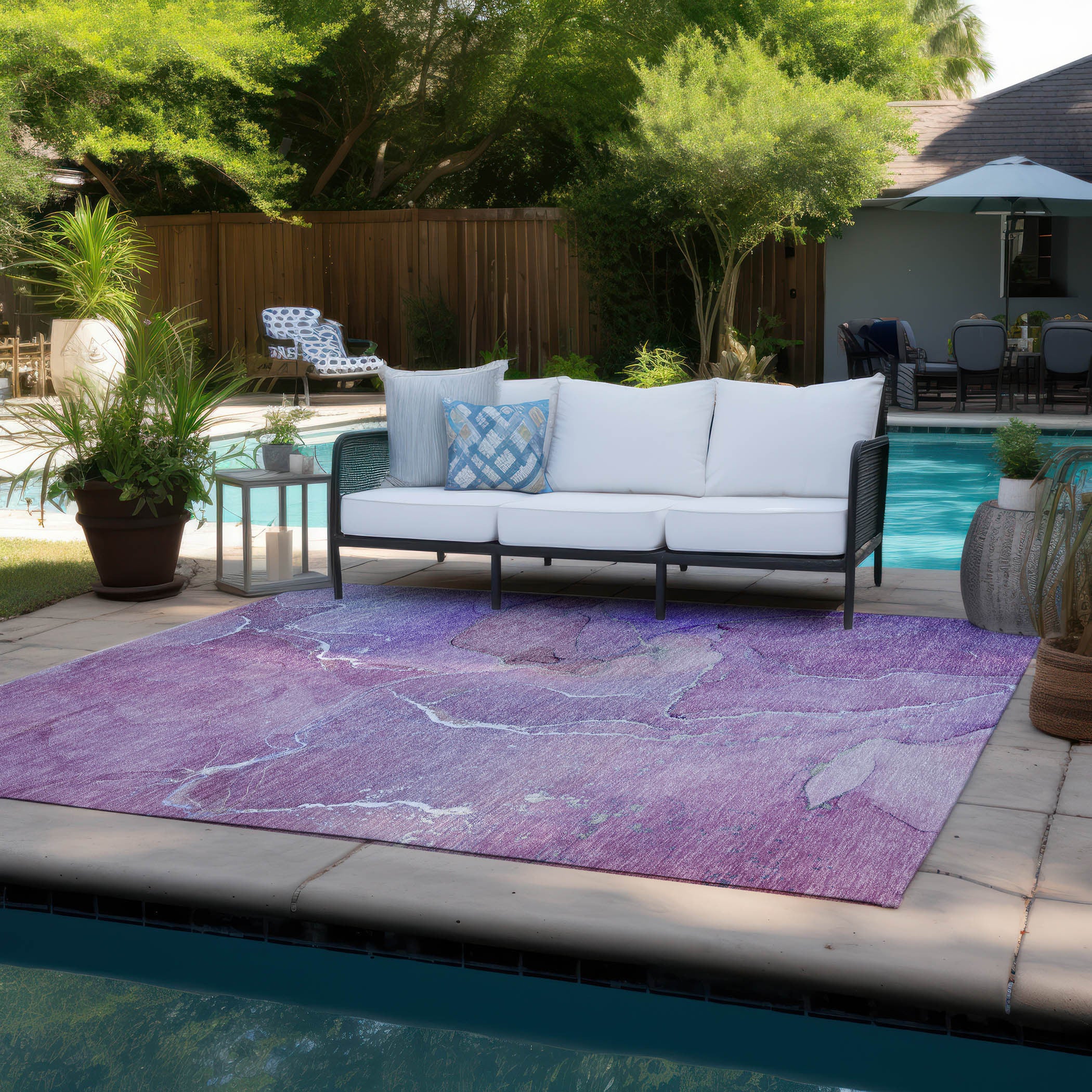 Stylish Washable & Stain-Resistant Green Abstract Indoor-Outdoor Runner Rug with Non-Skid Design