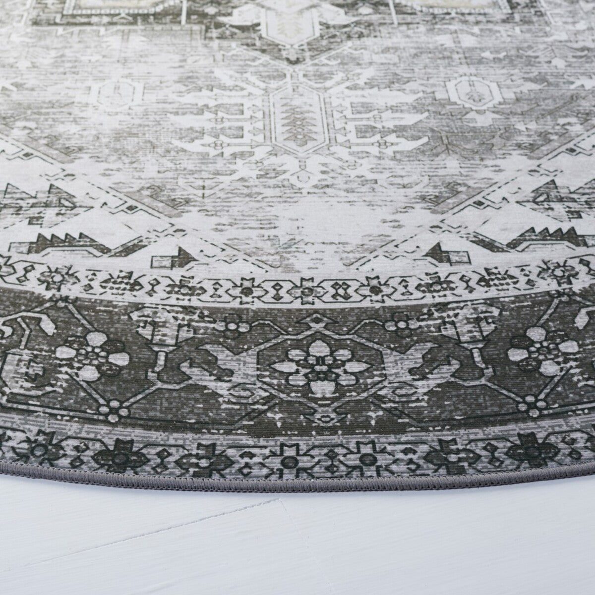 Tucson Traditional Power Loomed Polyester Rug - Non-Slip, Machine Washable for Simple Care