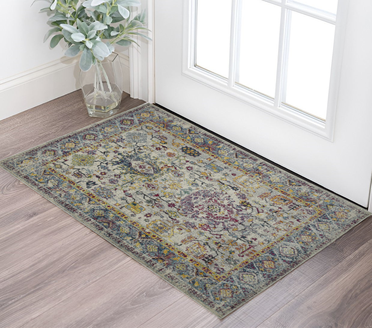 Stylish and Stain-Resistant Gray Floral Power Loom Area Rug Ideal for Family Homes with Kids and Pets