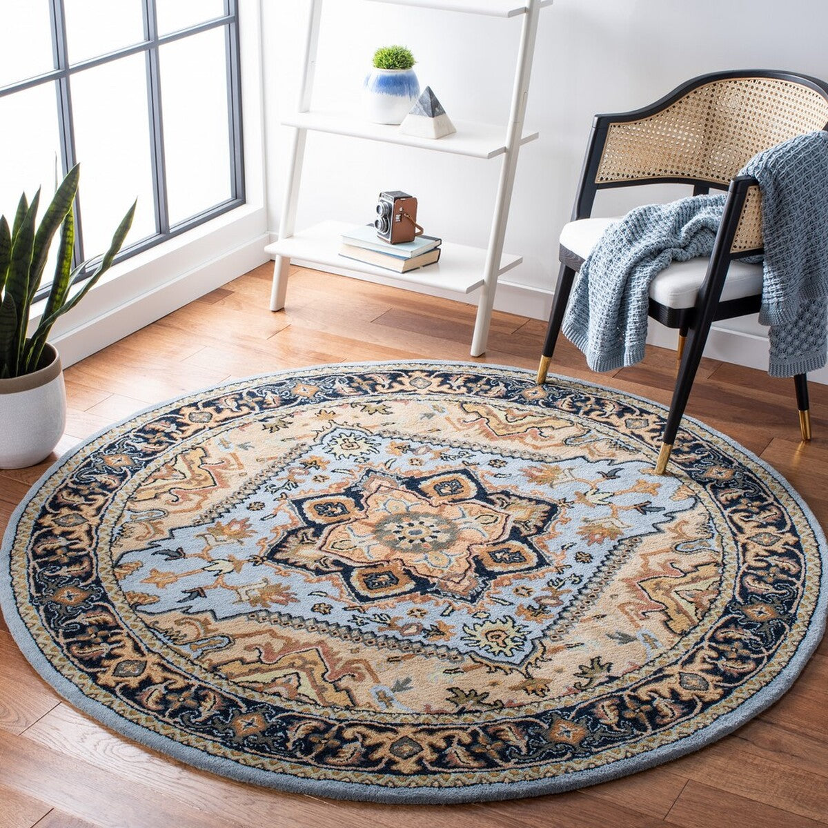 Luxurious Heritage Wool Pile Rug with Hand - Tufted Exquisite Craftsmanship for Timeless Beauty