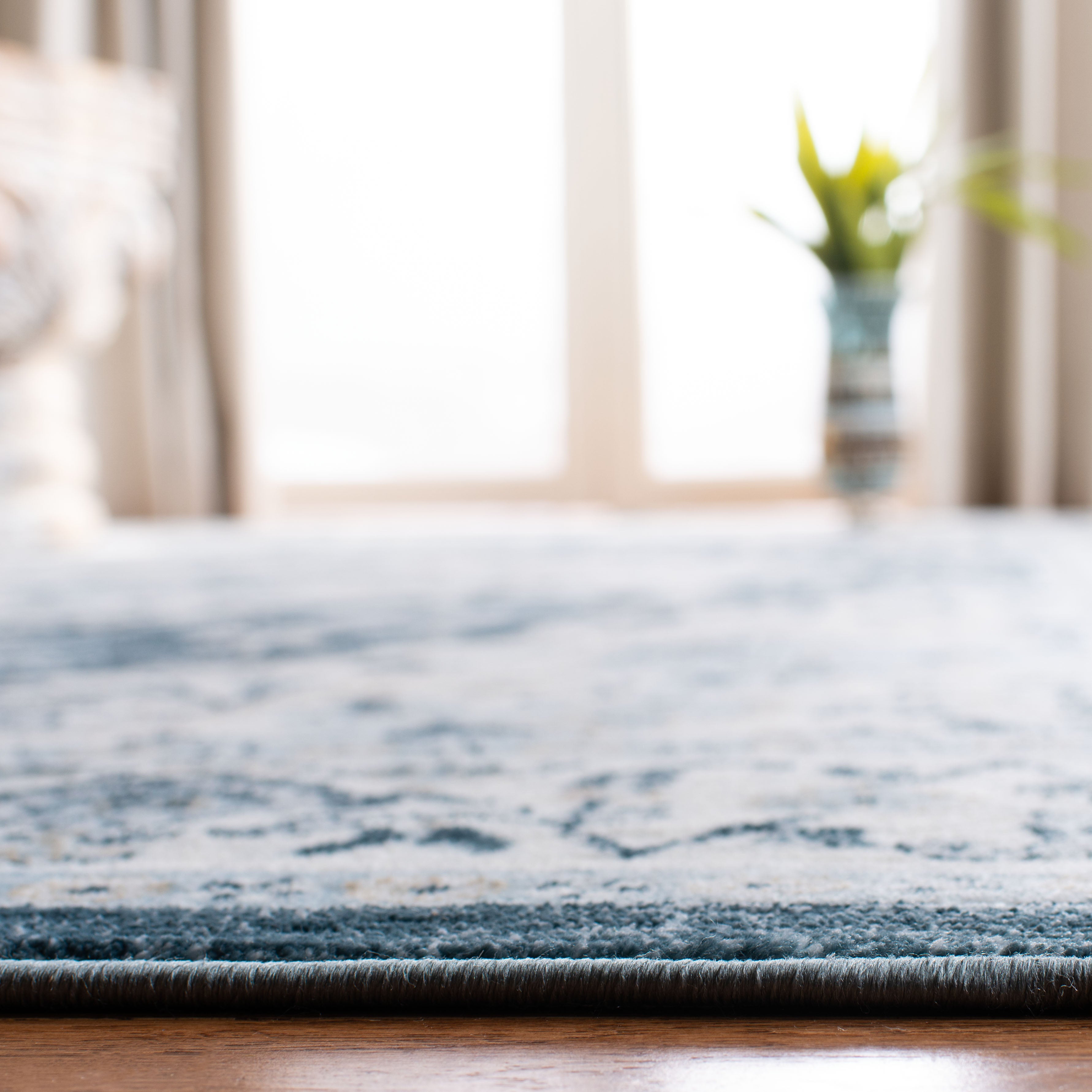 Isabella Power Woven Rectangular Polypropylene Rug - A Stylish and Elegant Choice for Any Home Decor