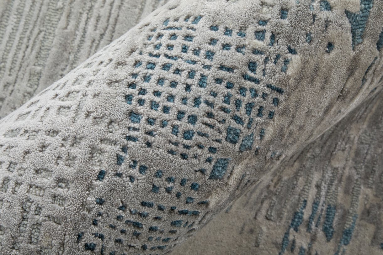 Zarah Hand-Tufted Wool & Viscose Abstract Watercolor Area Rug for Tranquil Spaces