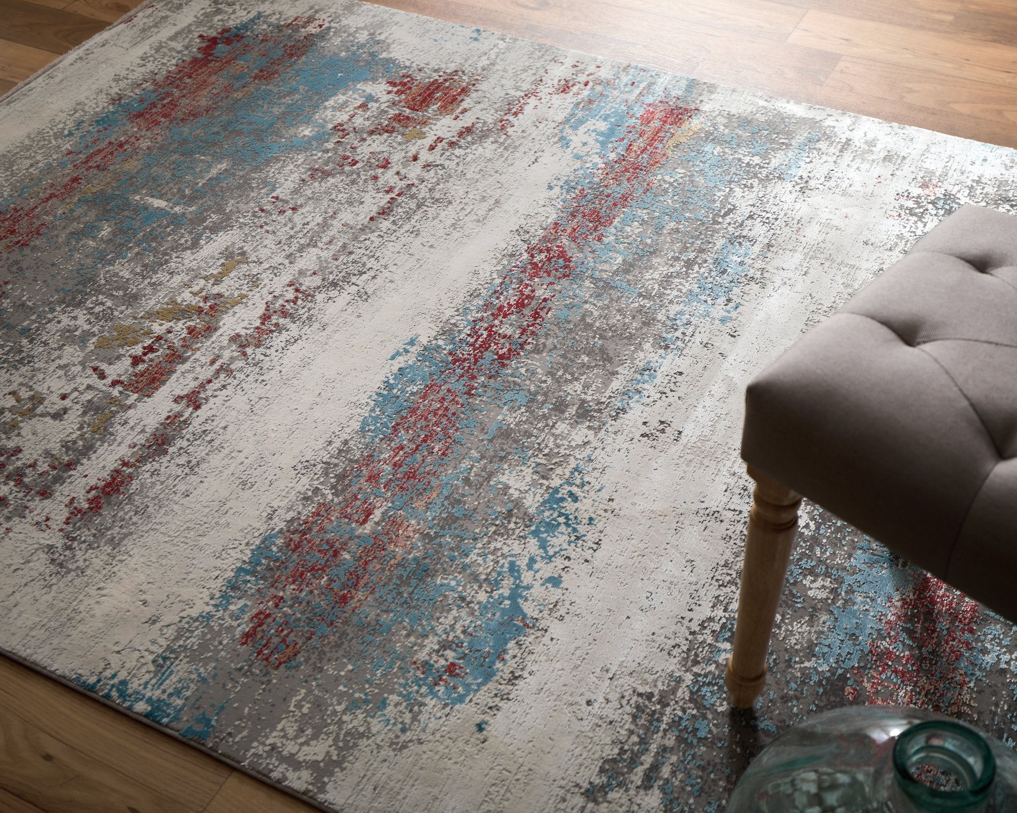 Cadiz Collection: Spanish Architecture-Inspired Elegant Machine-Woven Viscose/Acrylic Abstract Rug