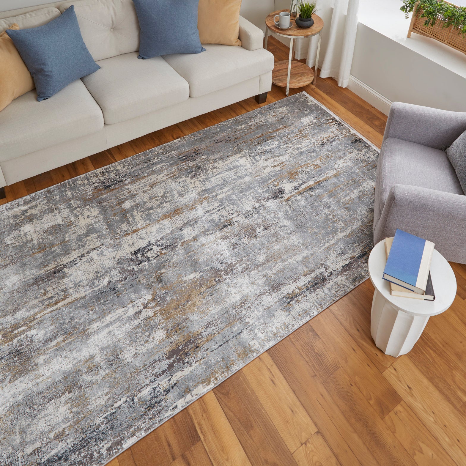 Exquisite Machine-Made Cadiz Inspired Abstract Watercolor Area Rug with Elegant Design Reflecting Cadiz Architecture and Colors