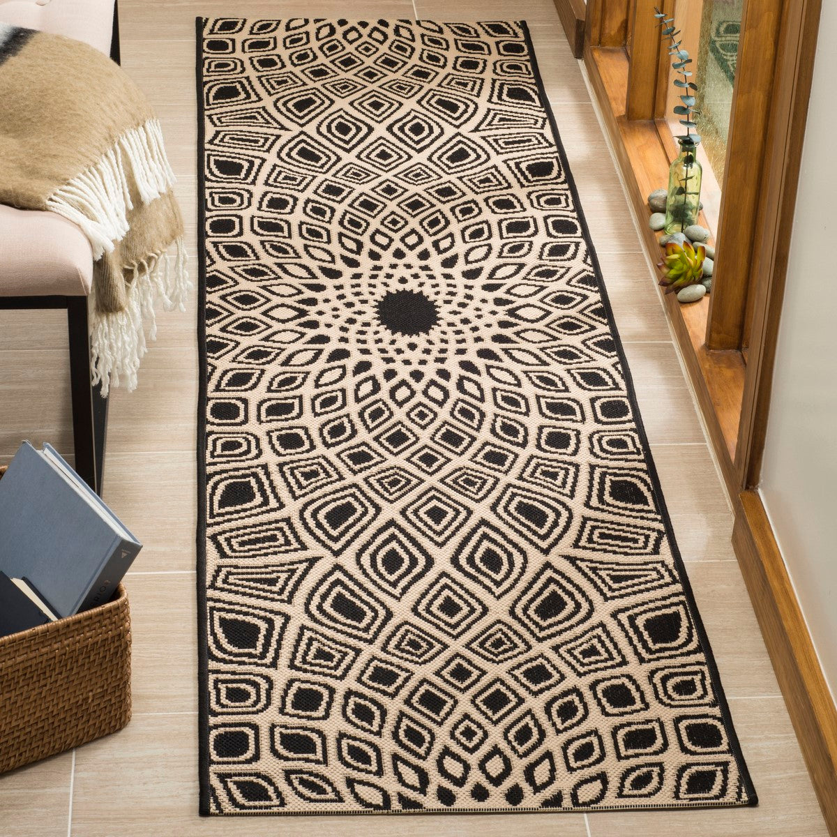 Stylish and Long - lasting Polypropylene Courtyard Power Loomed Rug for Indoor/Outdoor Use