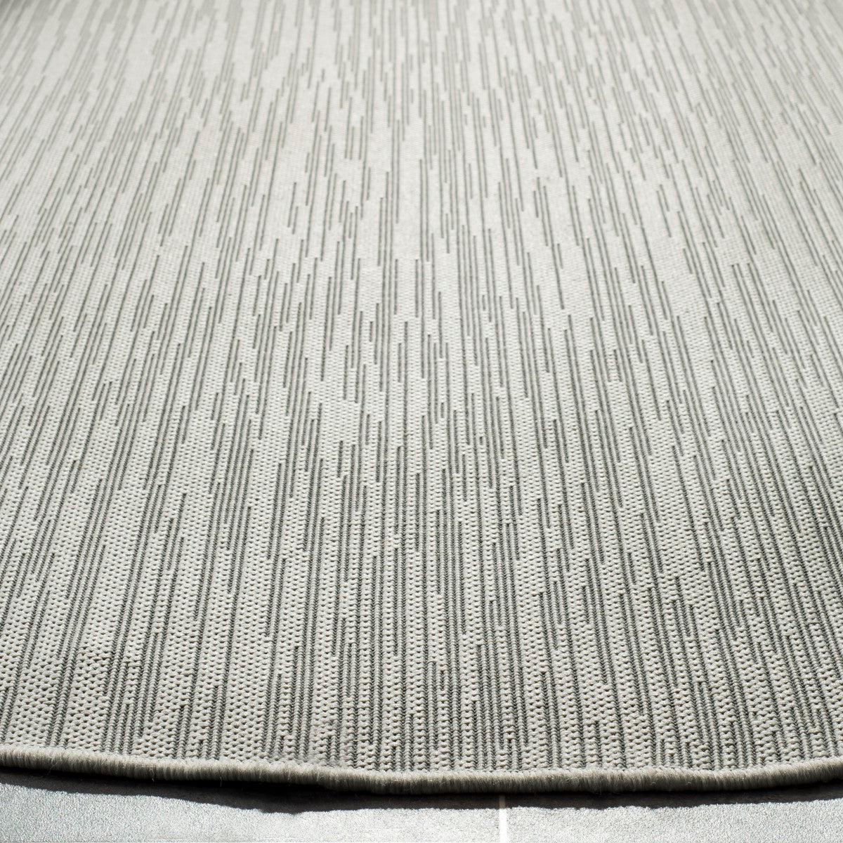 Power Loomed Courtyard Rug - Durable, Stylish & Suitable for Indoor/Outdoor Spaces