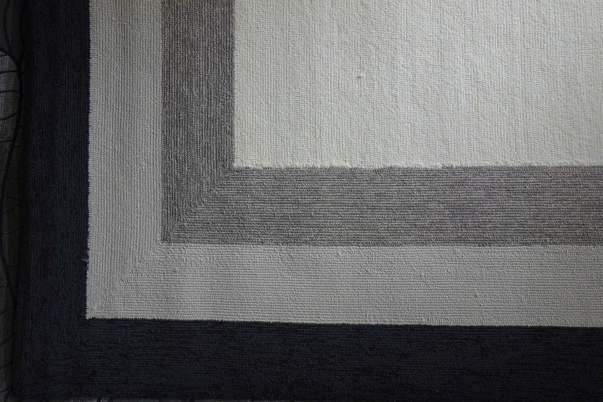 Charcoal Highview Geometric Area Rug - A Piece of Glamorous Modern Artistry to Transform Your Living Space!