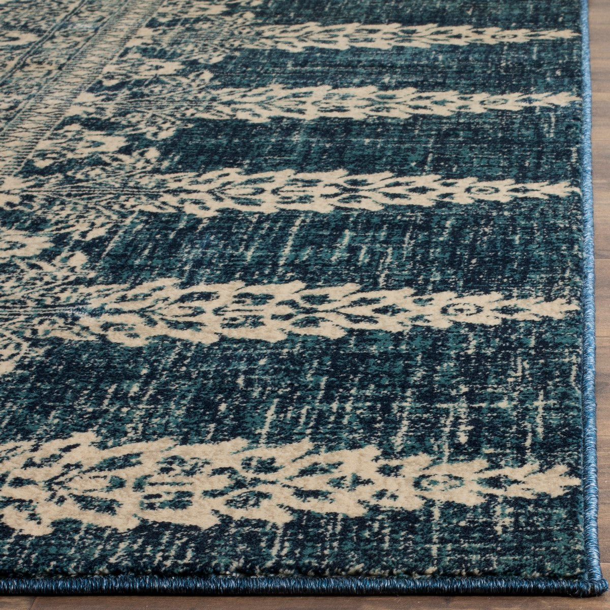 Safavieh Evoke Frieze Rug: Soft, Stylish, Low - Maintenance for Every Space