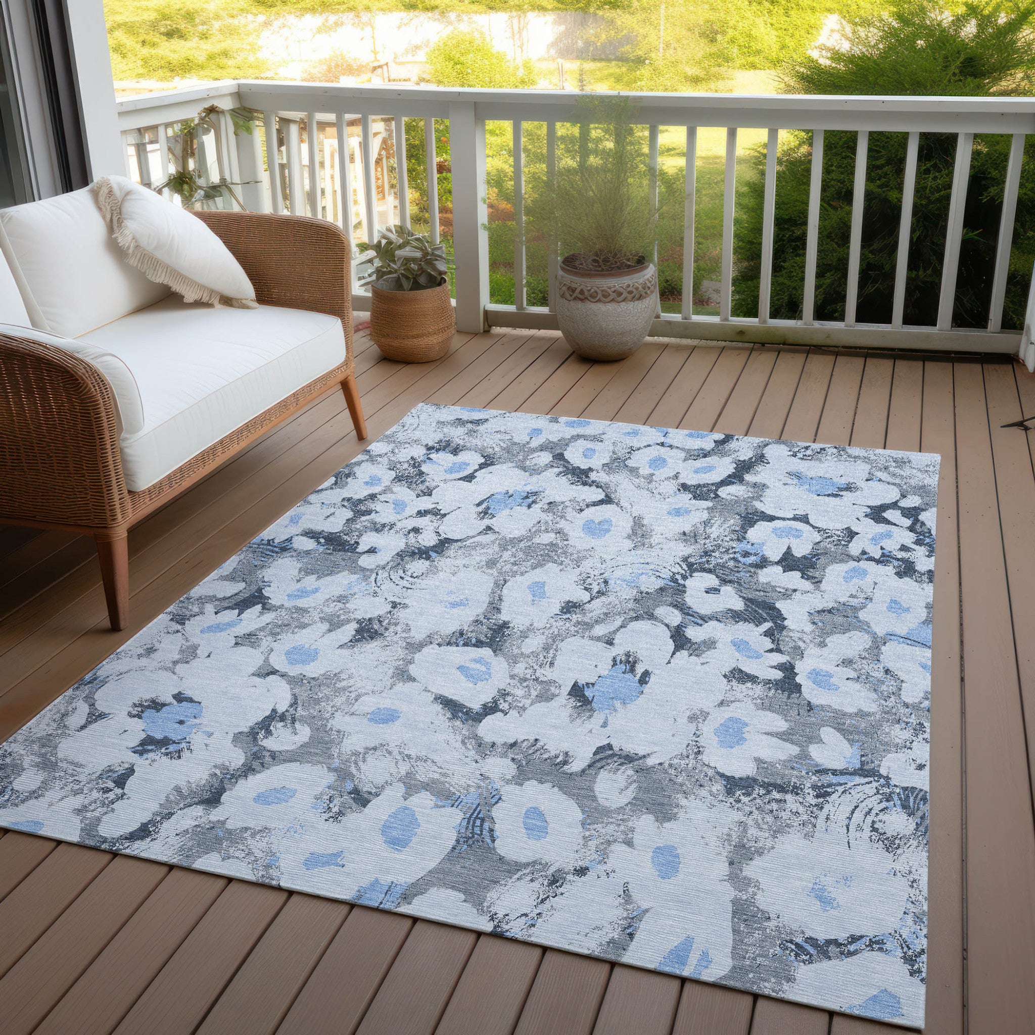 Exquisite Floral Indoor and Outdoor Runner Rug with Stain-Resistant, Non-Skid, and Washable Design for Home Decor