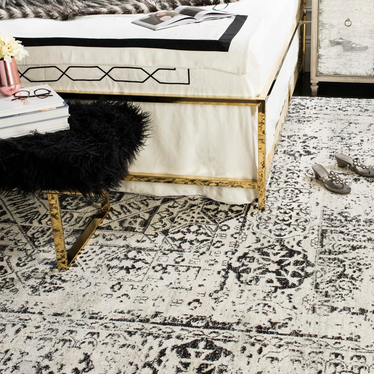 Safavieh Evoke Frieze Rug - Soft, Stylish & Adaptable for Every Home Decor