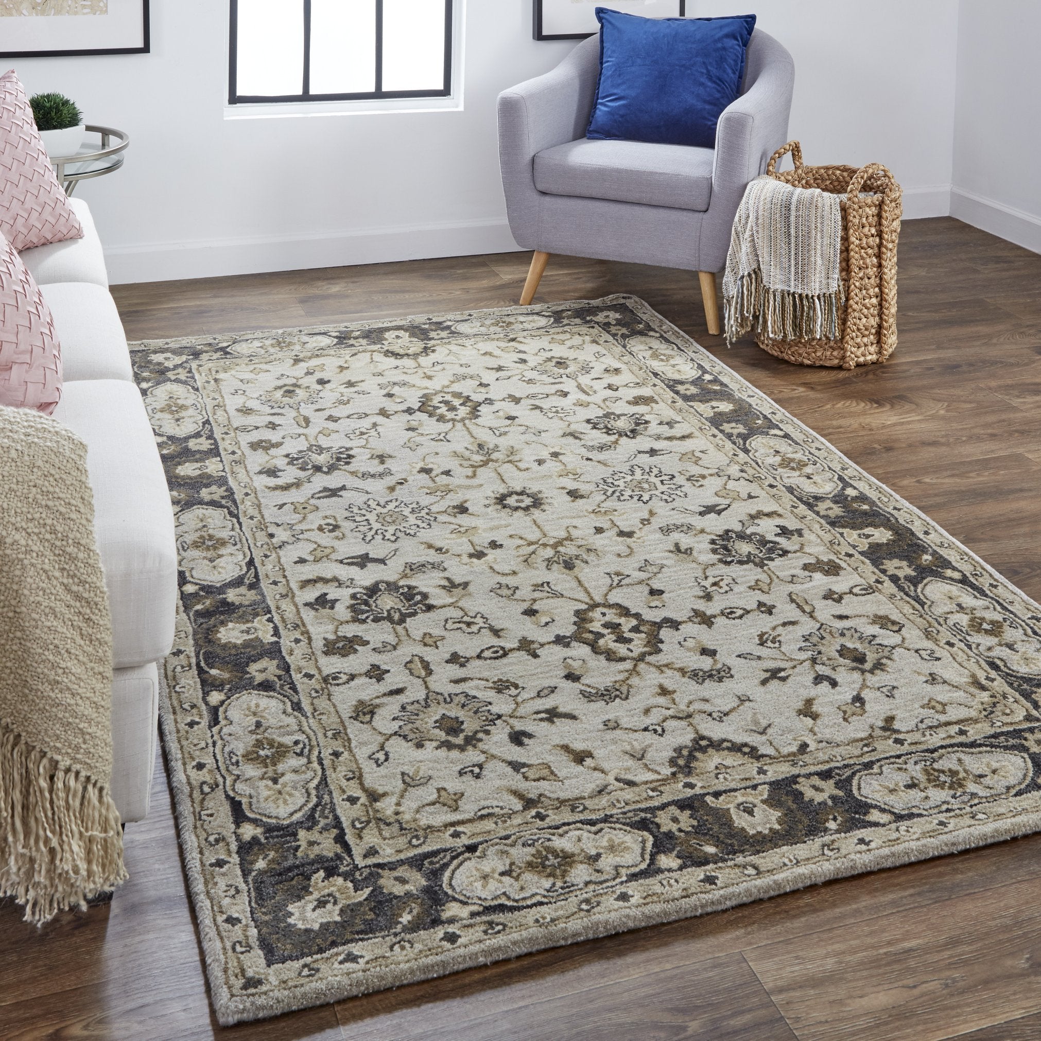 Eaton Hand-Tufted Wool Rug: Timeless Persian Design for Elegant Home Decor