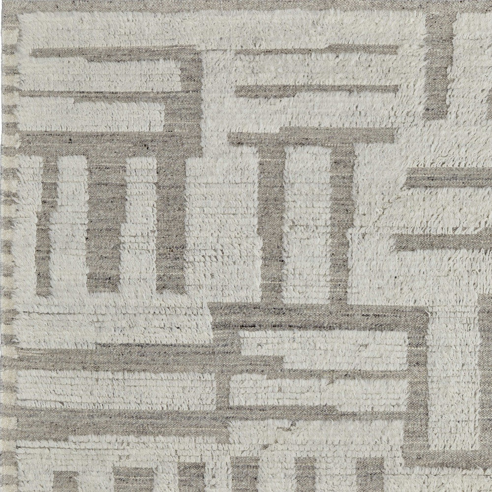 Stain-Resistant Hand-Woven Wool Geometric Area Rug for Cozy and Family-Friendly Spaces