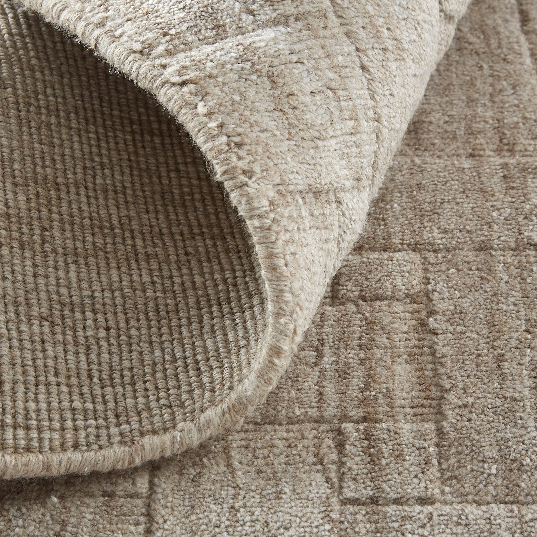 Redford Exquisite Handwoven Geometric Rug Collection - Fashionable, Long - lasting, and Artisan - Crafted Rugs for Contemporary Homes