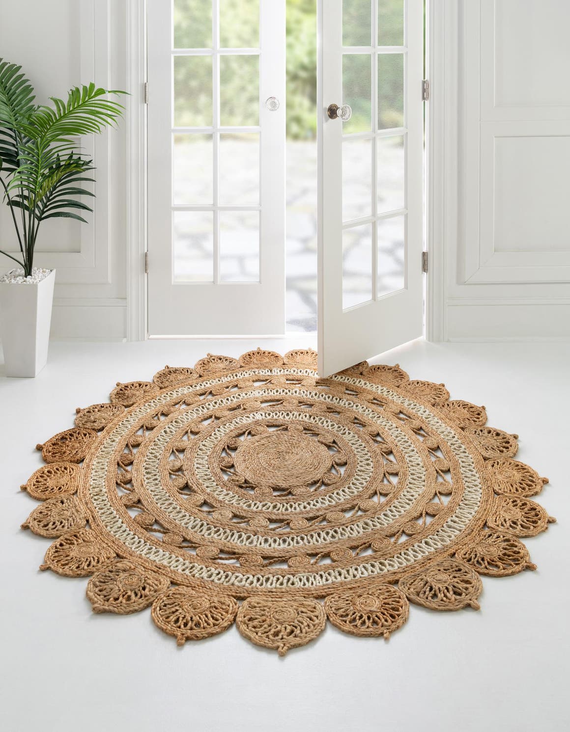 Exquisite Handcrafted Braided Jute Rug - An Eco-Friendly and Durable Home Decor Accent Suitable for Every Room