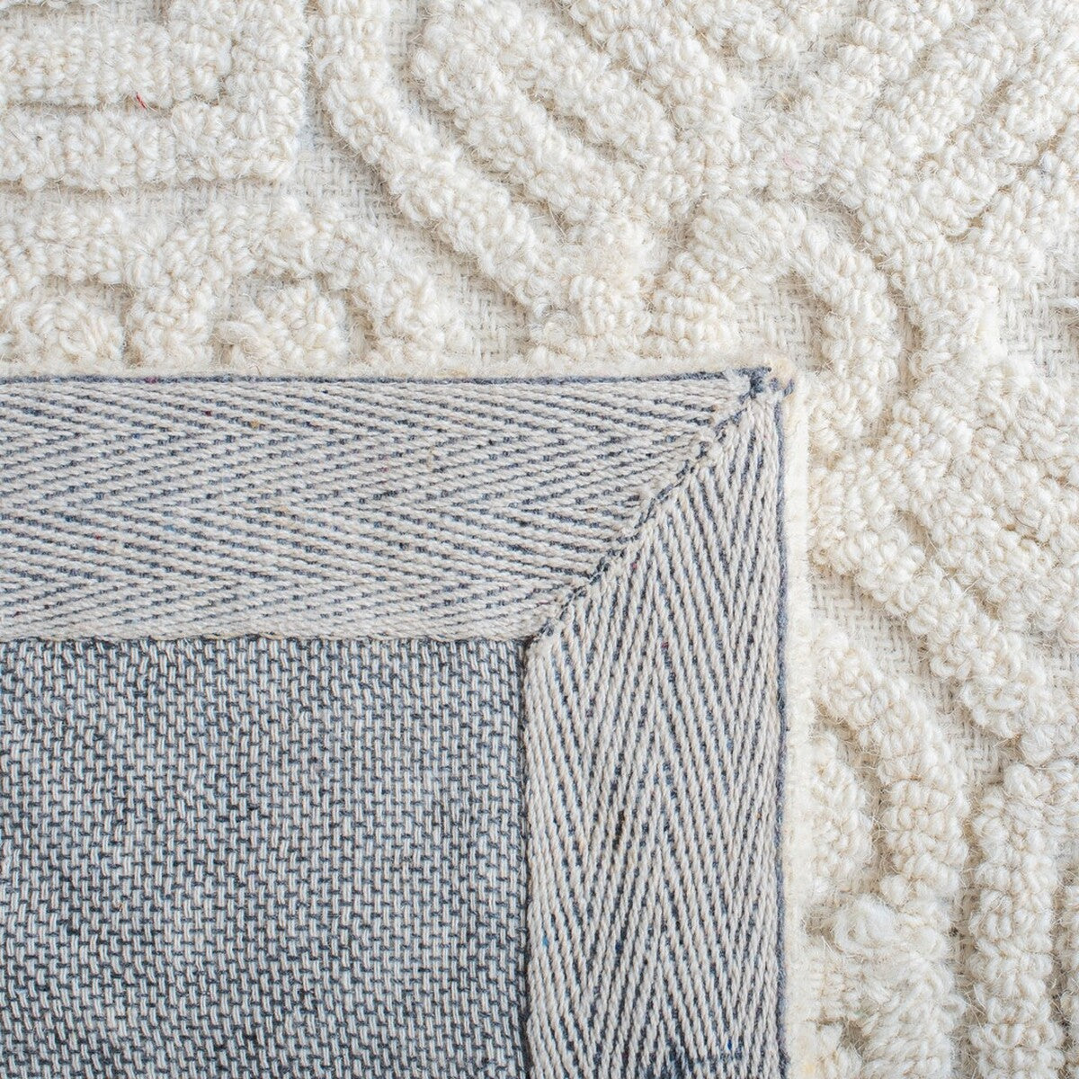 Luxurious Contemporary Hand - Tufted Textured Floor Rug Crafted from 80% Wool and 20% Cotton for Elegant Interiors