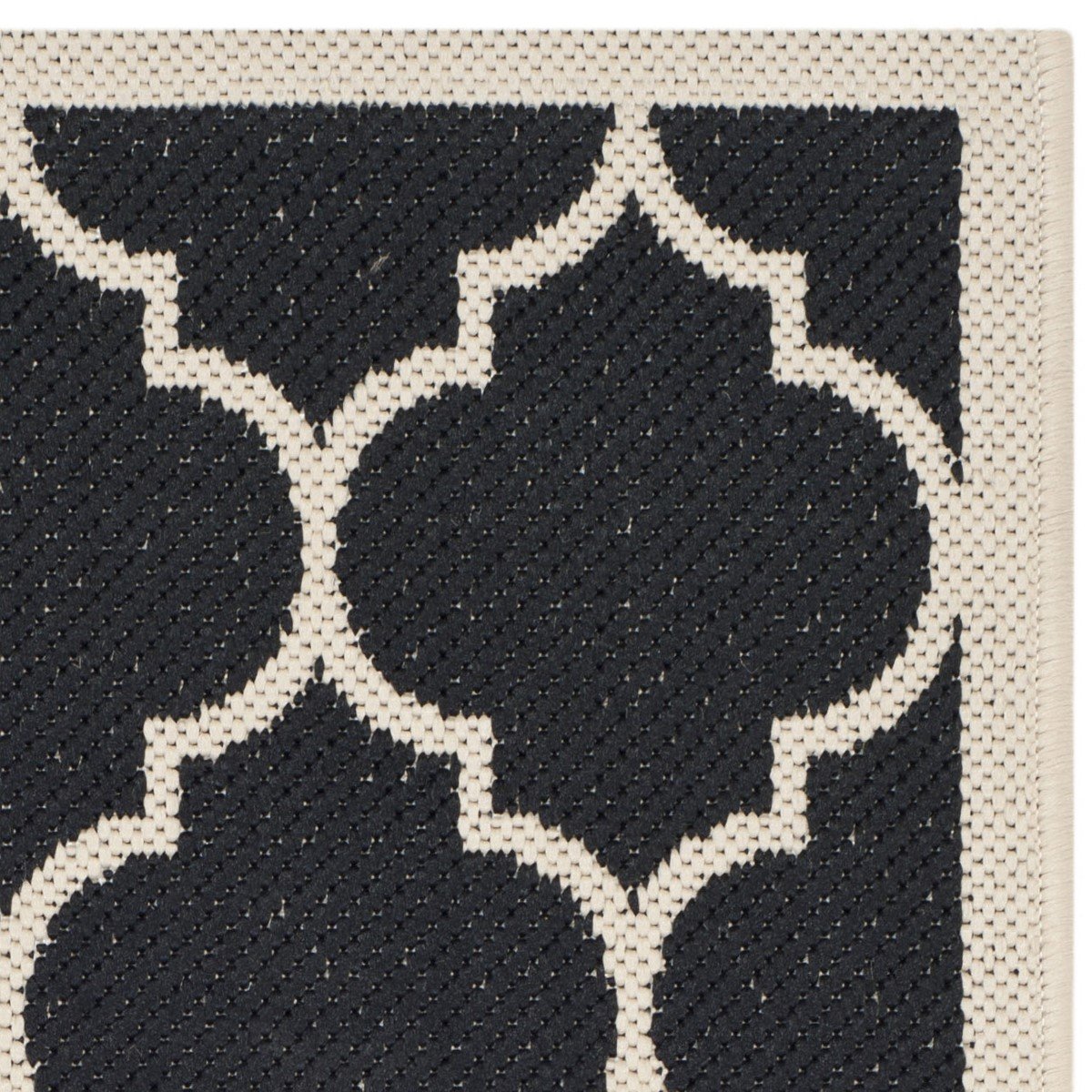 High - Quality Courtyard Power - Loomed Indoor/Outdoor Rug Featuring Vivid Quatrefoils for Elegant and Durable Home Decor