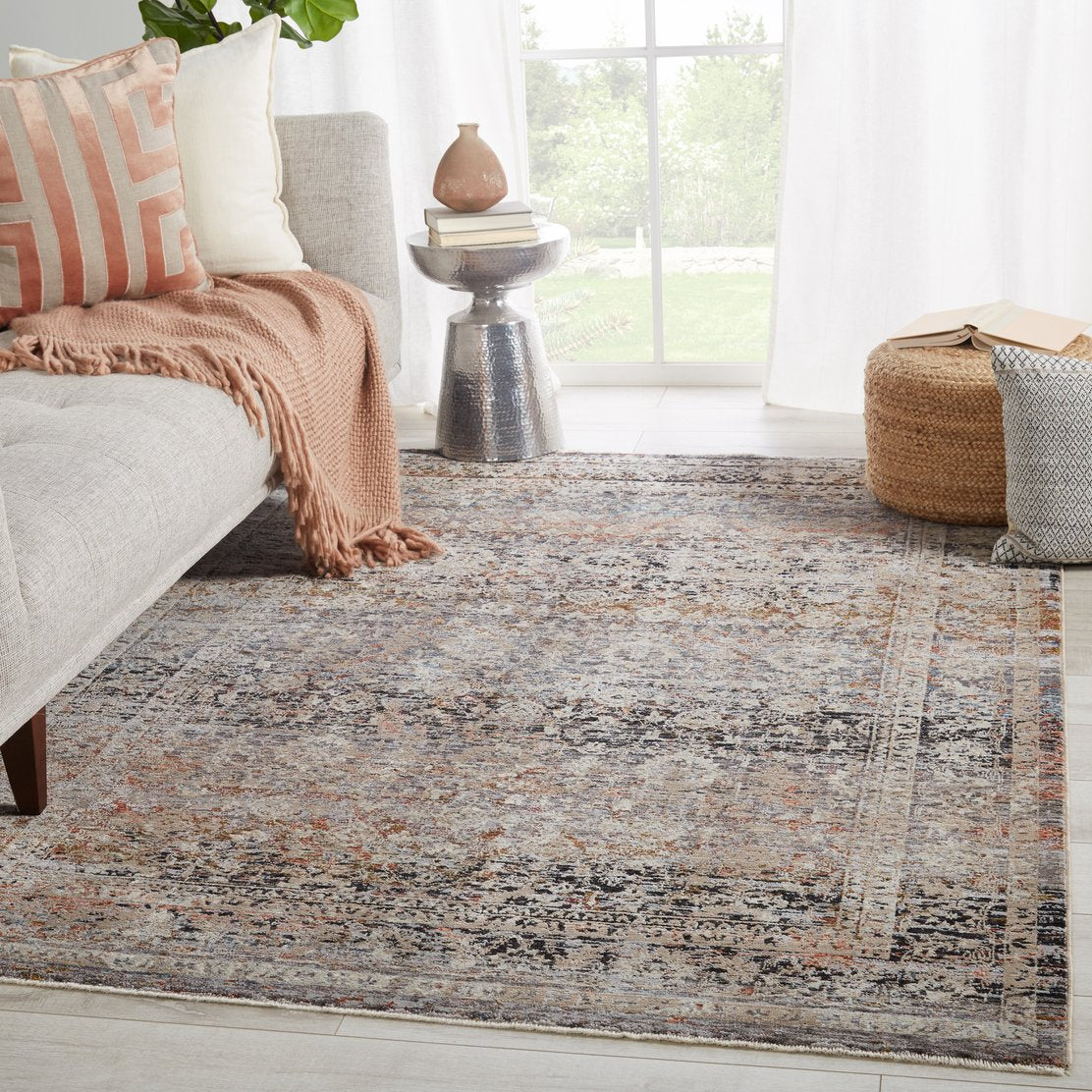Valentia Elio VLN03 Power - Loomed Machine - Crafted Indoor Decorative Rug Made of 70% Polyester and 30% Viscose with a Traditional Vintage Aesthetic
