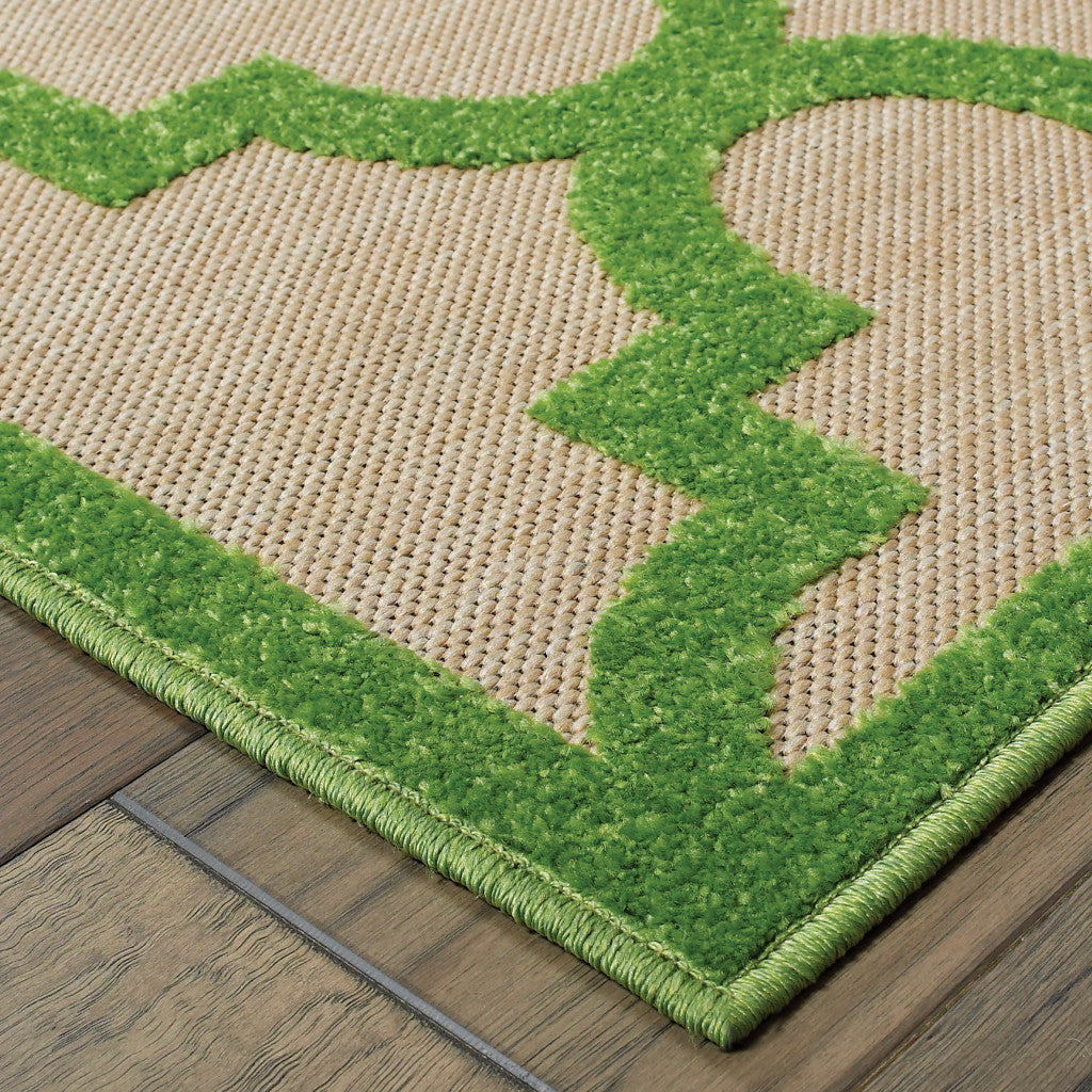 Stylish Stain-Resistant Green Geometric Outdoor and Indoor Area Rug for Decorating Modern Spaces