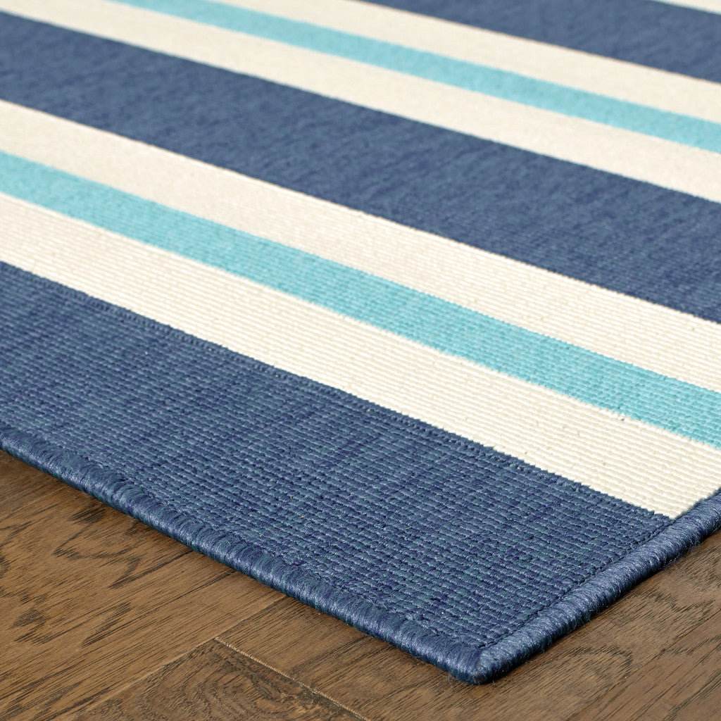 Stylish Geometric Indoor-Outdoor Area Rug with Stain Resistance, Ideal for Family Homes with Kids and Pets