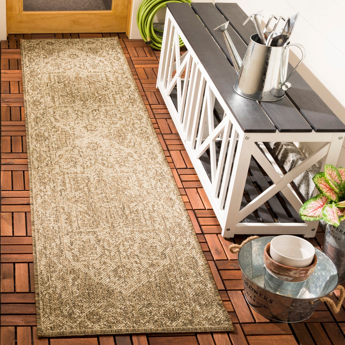 Stylish and Long - lasting Polypropylene Loomed Beach Area Rug for Indoor/Outdoor Use