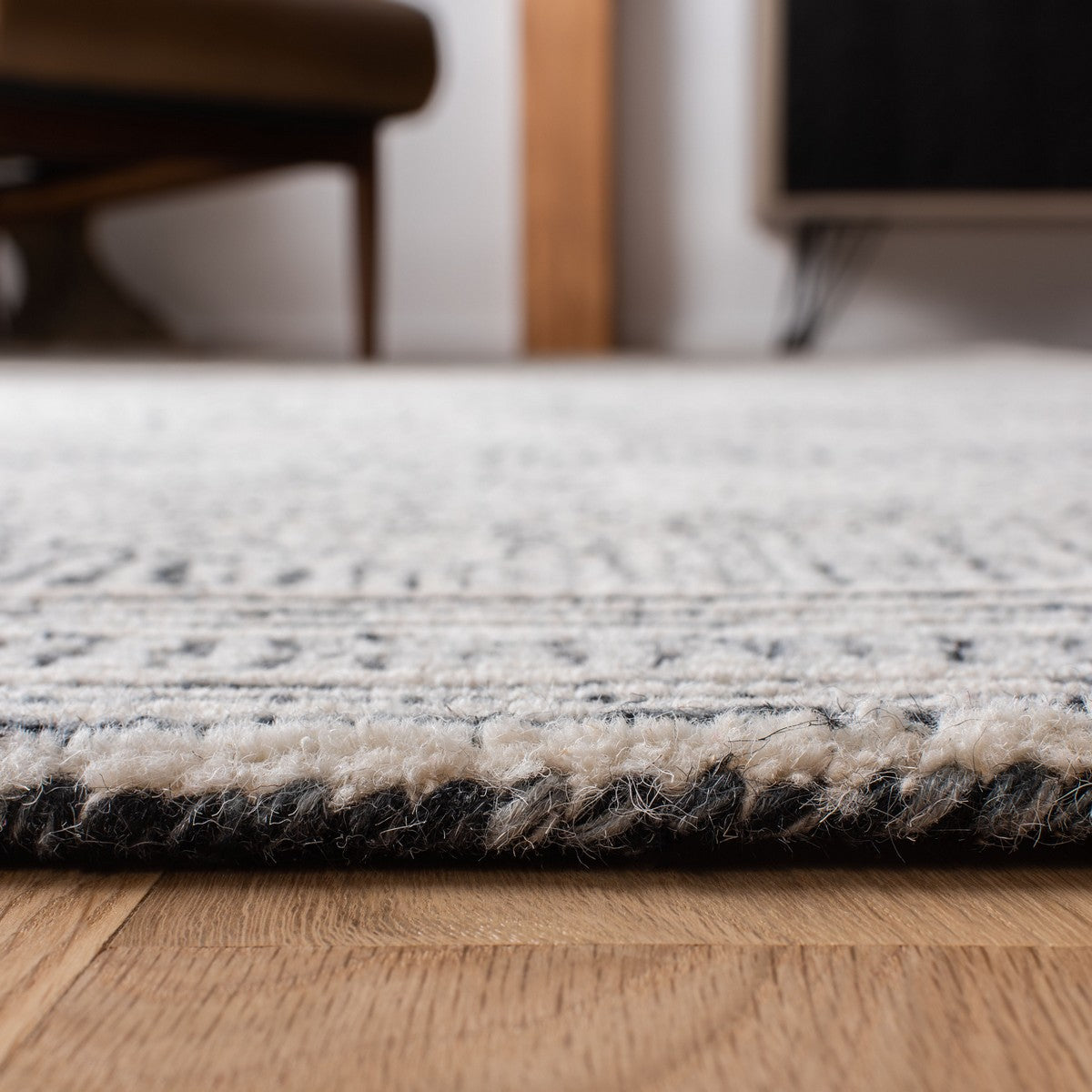Luxurious 100% Wool Tufted Bohemian Abstract 340 Rug for Home Décor Upgrade