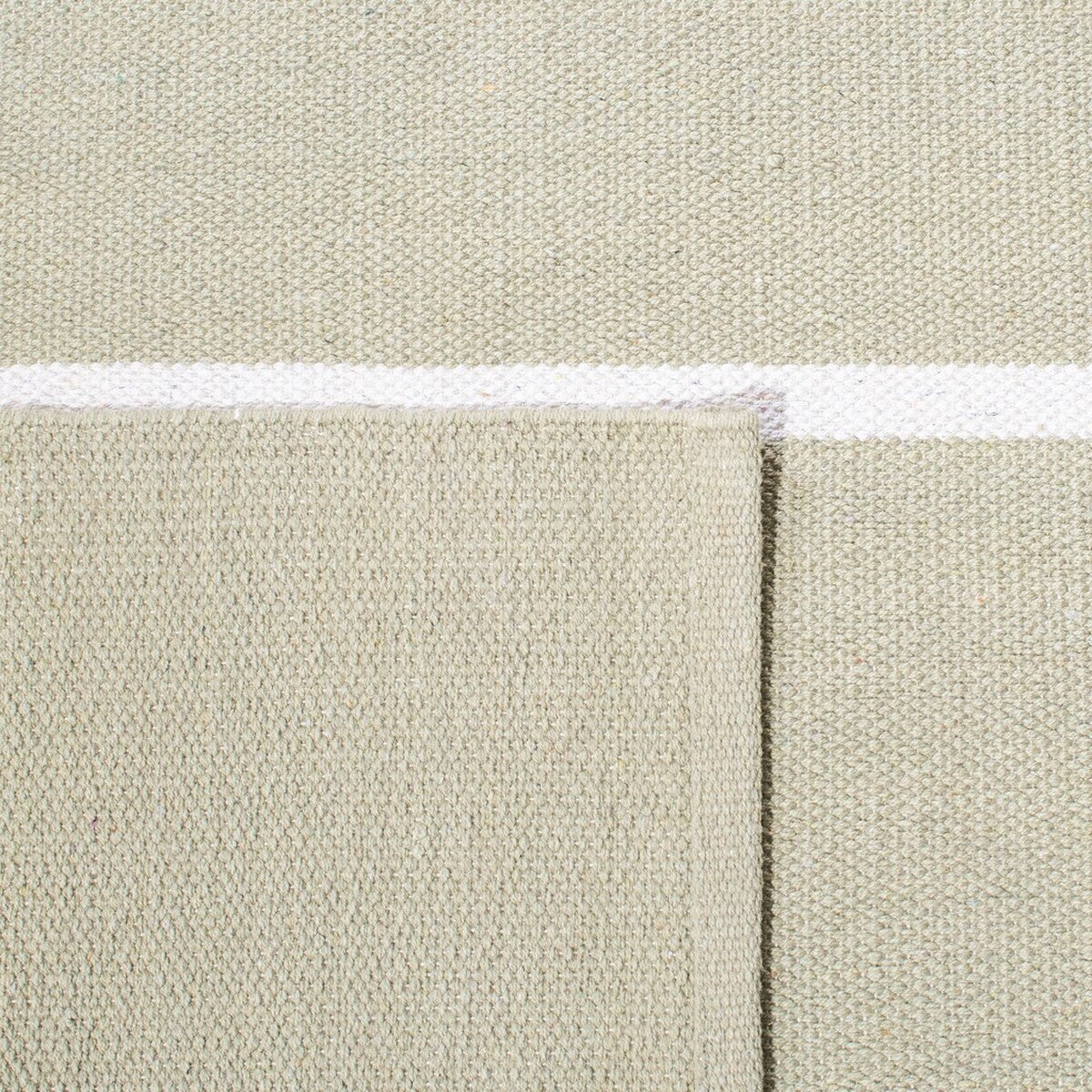 Exquisitely Hand - Woven Montauk Cotton Rug: A Stylish and Durable Addition to Enhance Any Home Interior Decor