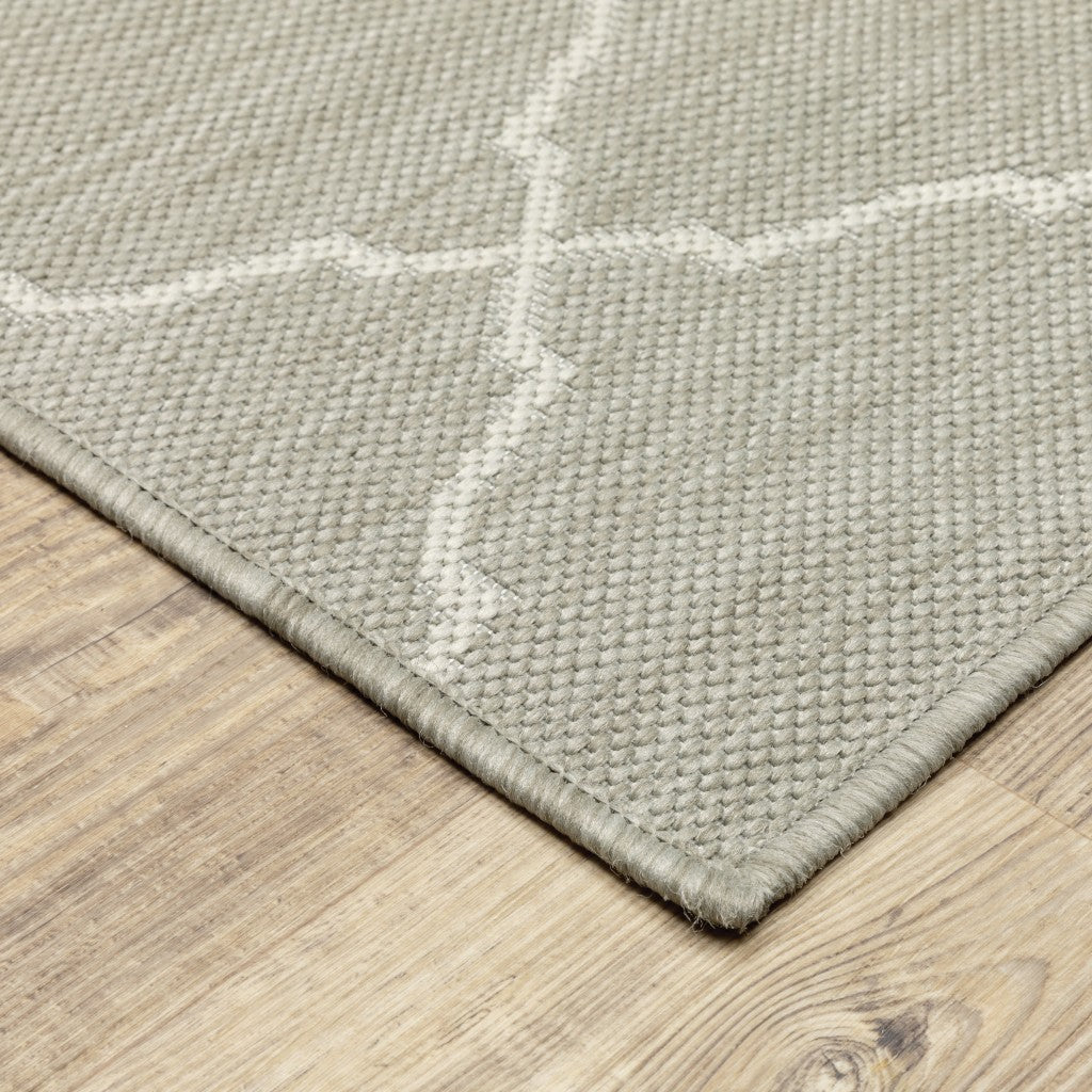 Stylish and Elegant Indoor-Outdoor Area Rug with a Chic Gray and Ivory Color Scheme for Home Decor Spaces