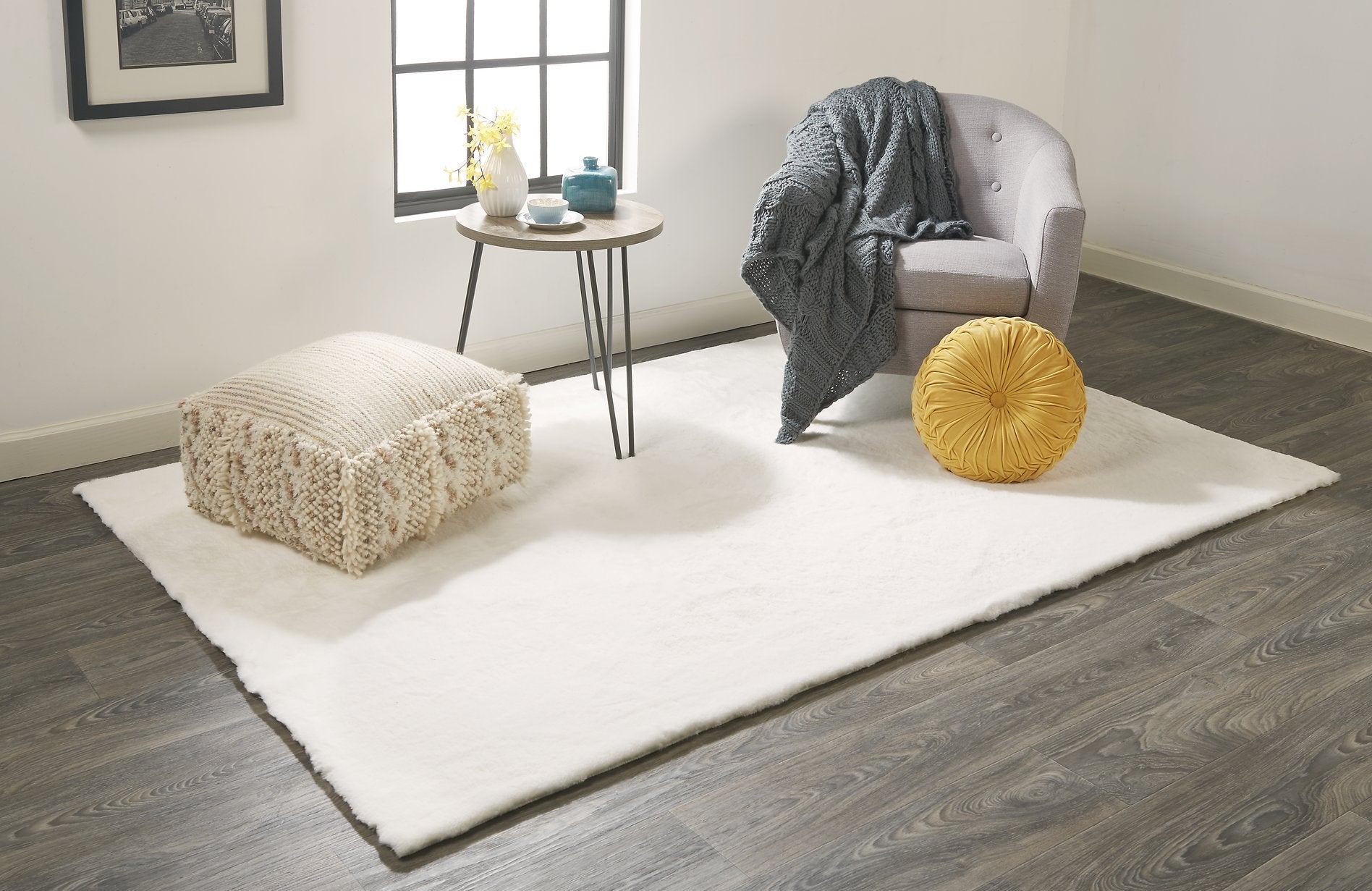 Luxe Velour Collection: Exquisite and Long - lasting High Pile Polyester Area Rug Ideal for Modern and Rustic Home Decor