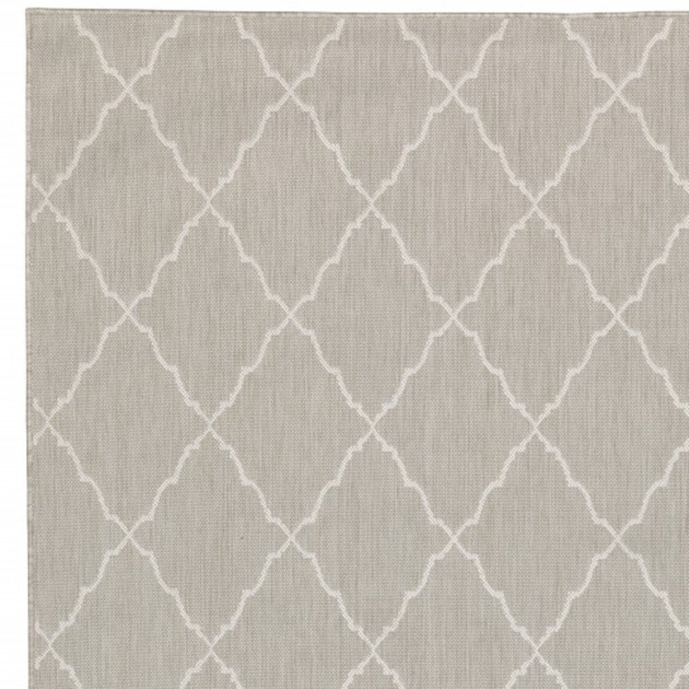 Stylish and Elegant Indoor-Outdoor Area Rug with a Chic Gray and Ivory Color Scheme for Home Decor Spaces