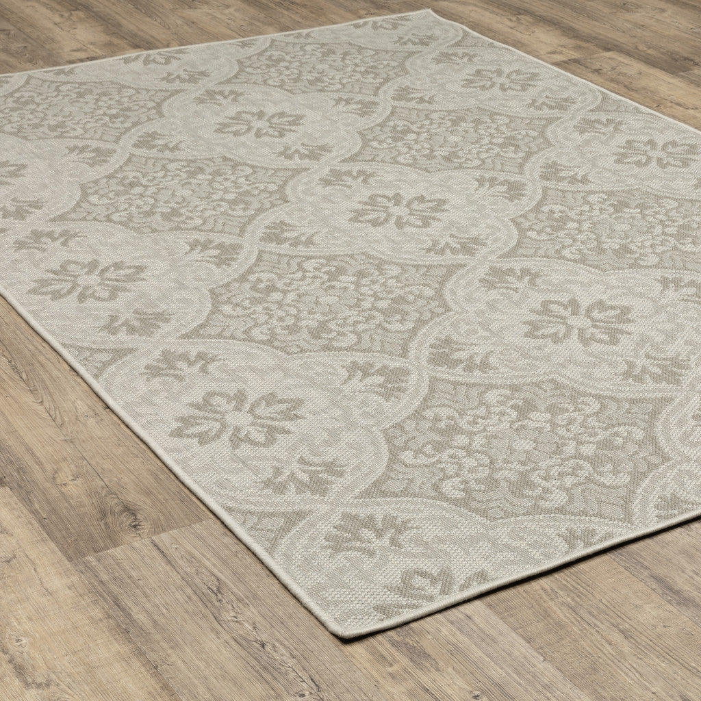 Fashionable Gray and Ivory Floral Indoor-Outdoor Area Carpet – Stain-Resistant and Ideal for Families