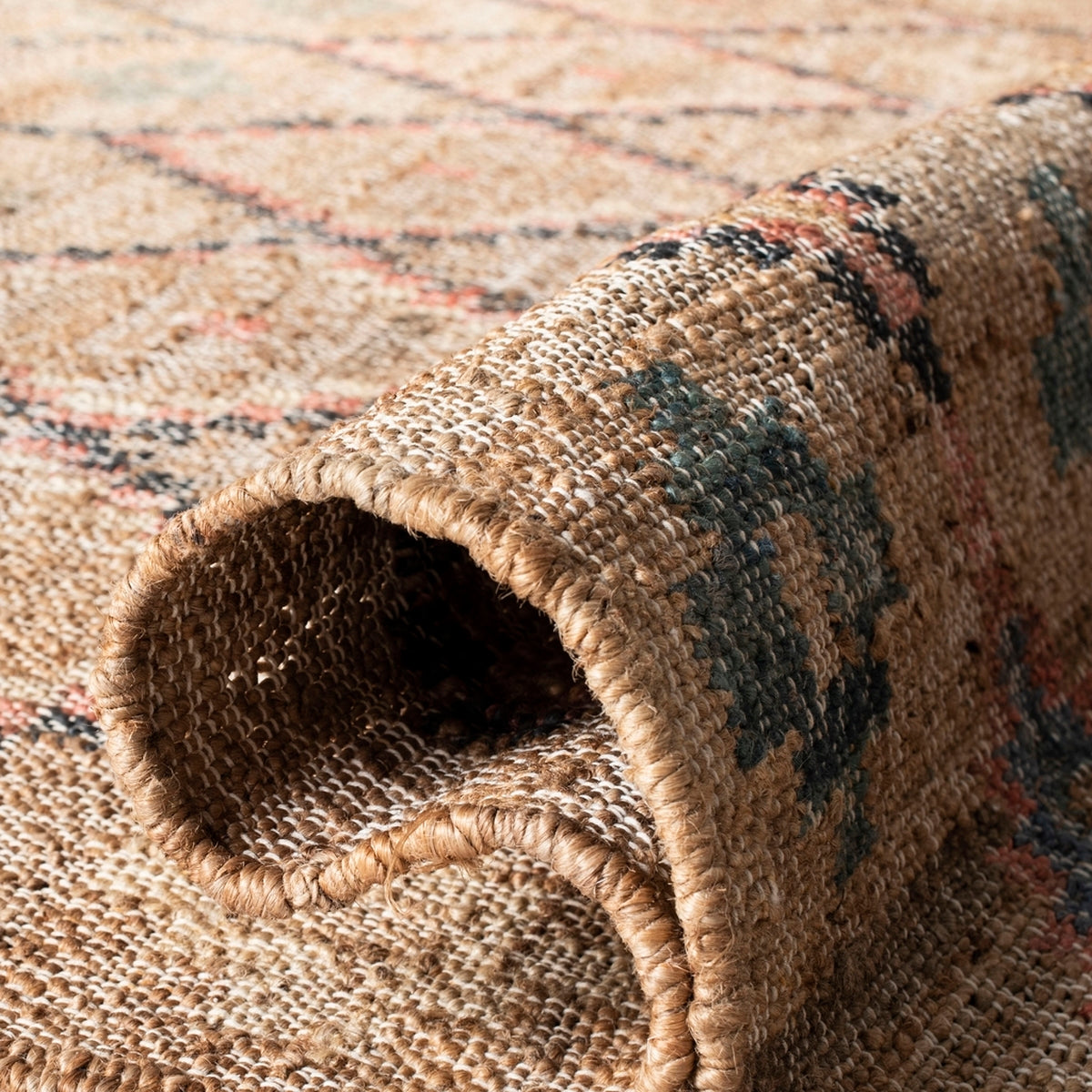 Eco-Friendly, Durable Indian Hand Loomed Jute and Cotton Kilim Rug for Stylish Homes