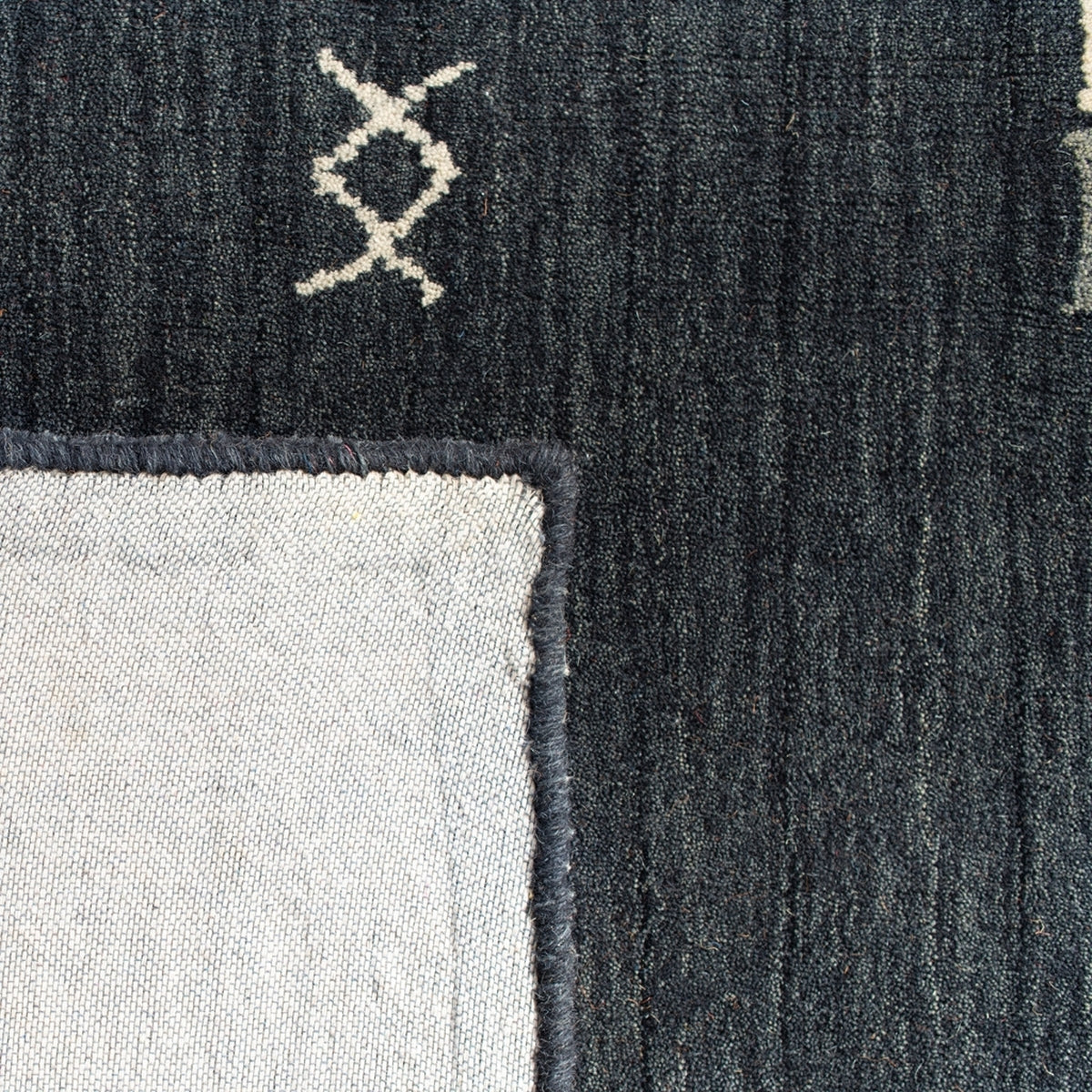 Luxurious Handmade Himalayan Wool Area Rug with a Rectangle Design and 20MM Pile Height, Skillfully Crafted in India