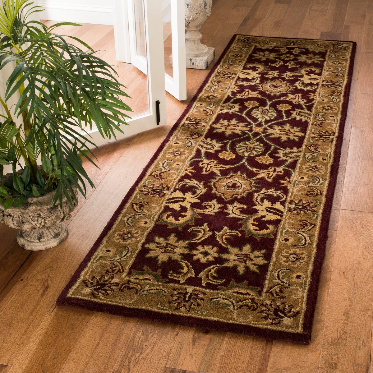 Luxurious Hand-Tufted 100% Wool Rug with Premium Softness - Classic European Design for Elegant Spaces