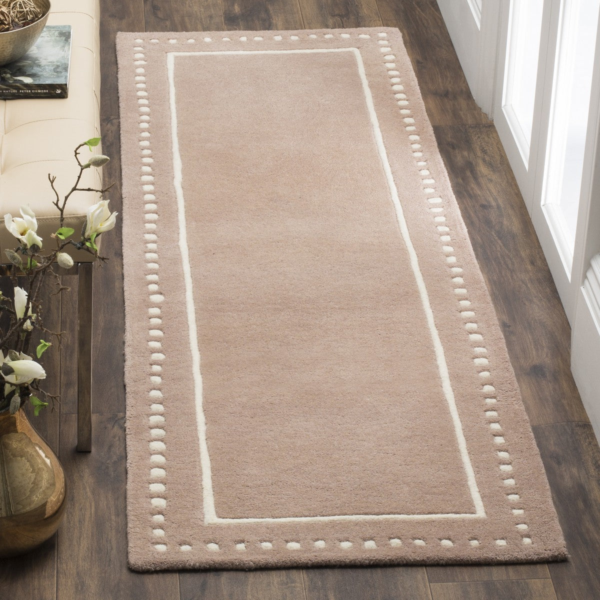 Exquisitely Designed Hand-Tufted Indian Wool Rug with 8mm Luxurious Pile