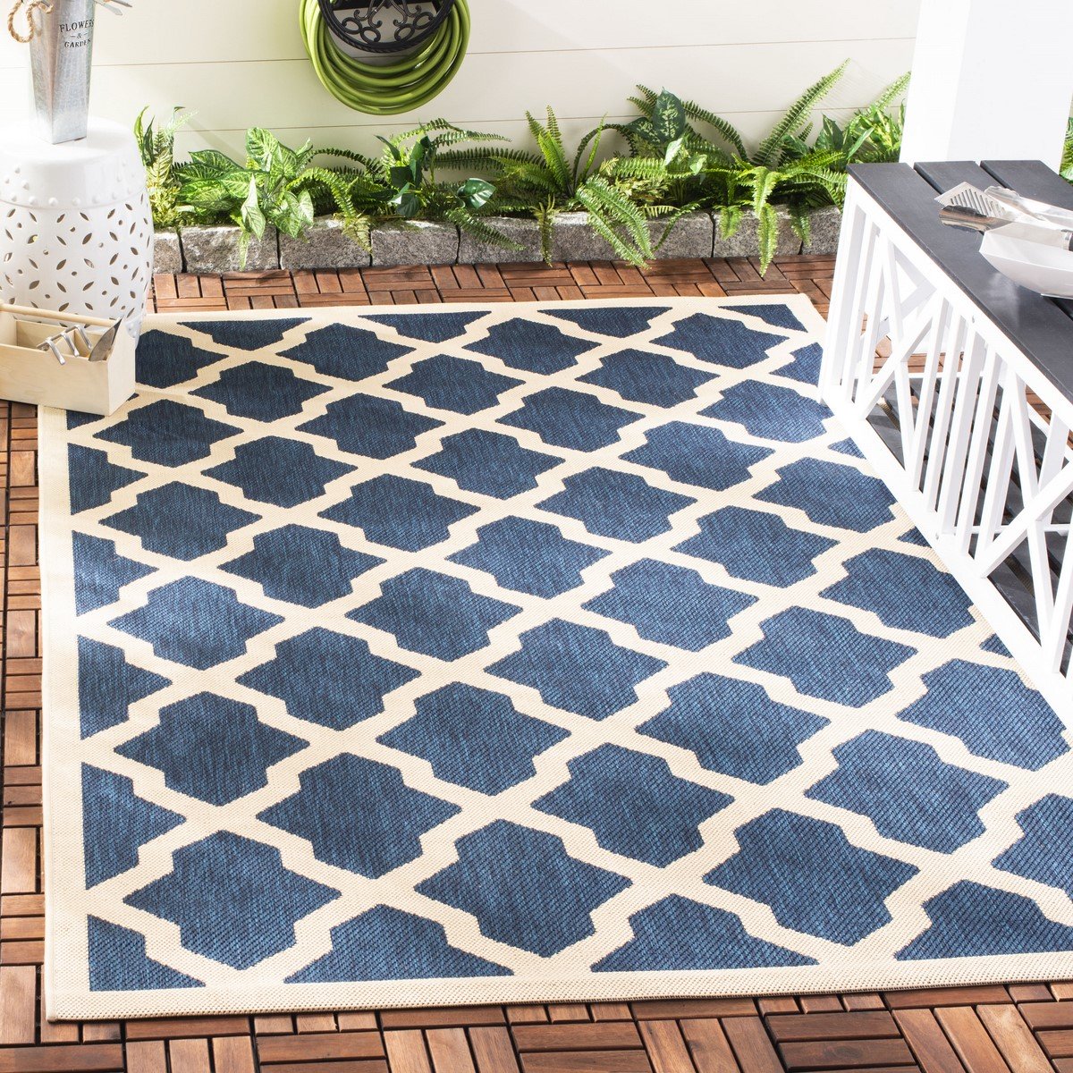 Durable Polypropylene Courtyard Power Loomed Rug for Stylish Indoor and Outdoor Use