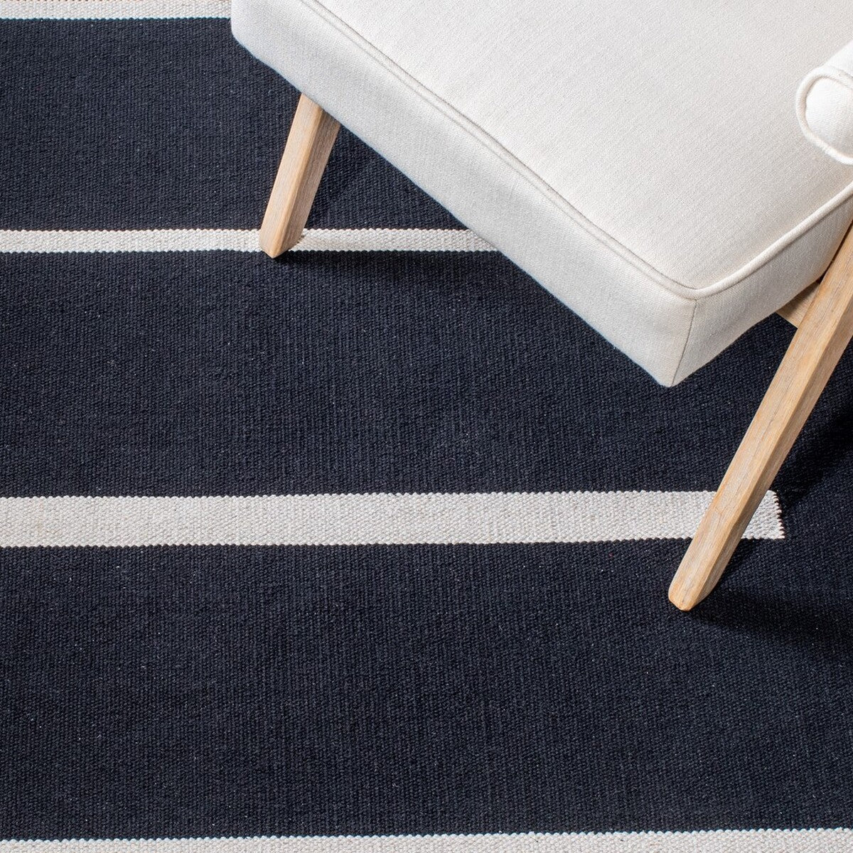 Exquisitely Hand - Woven Montauk Cotton Rug: A Stylish and Durable Addition to Enhance Any Home Interior Decor