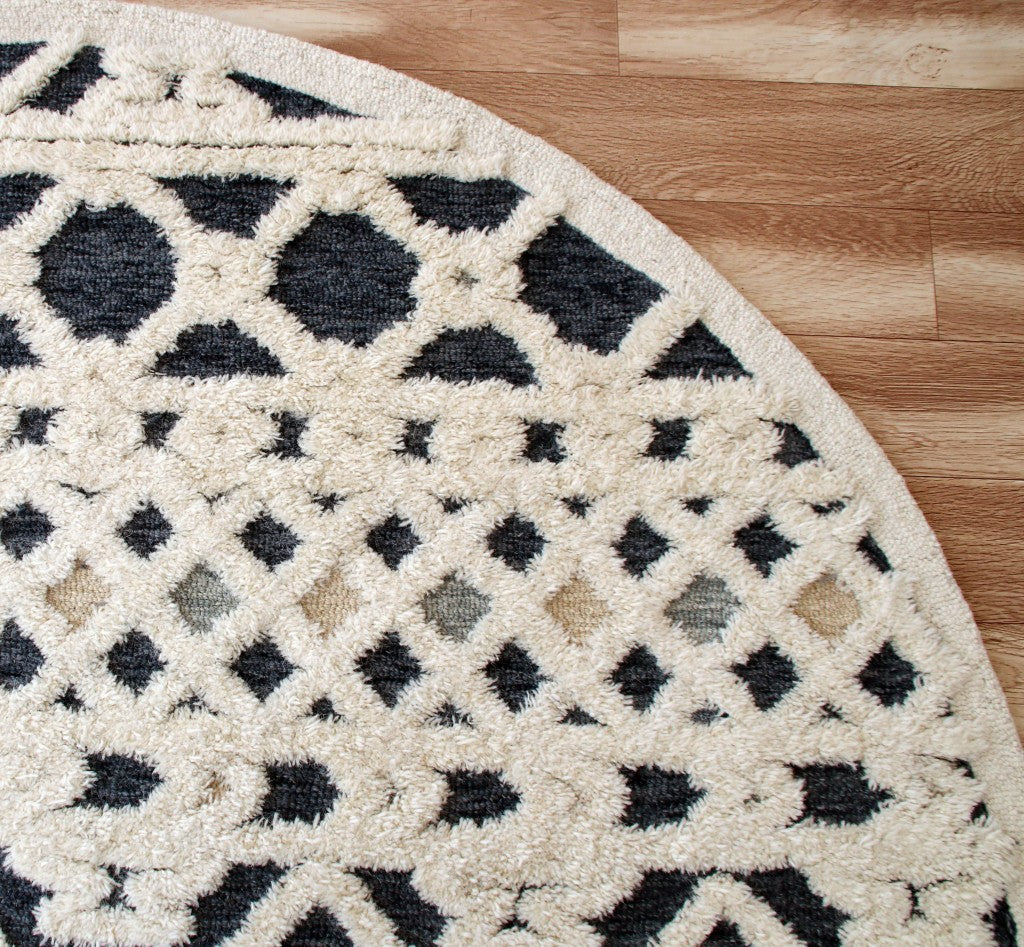 Exquisite Handmade Wool Bohemian Style Round Decorative Area Rug in Blue and Cream Tones for Elegant Interior Spaces