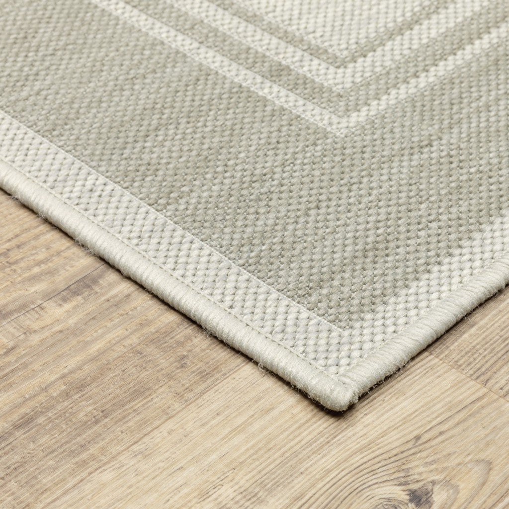 Durable Gray and Ivory Polypropylene Outdoor Rug for Indoor & Outdoor Use