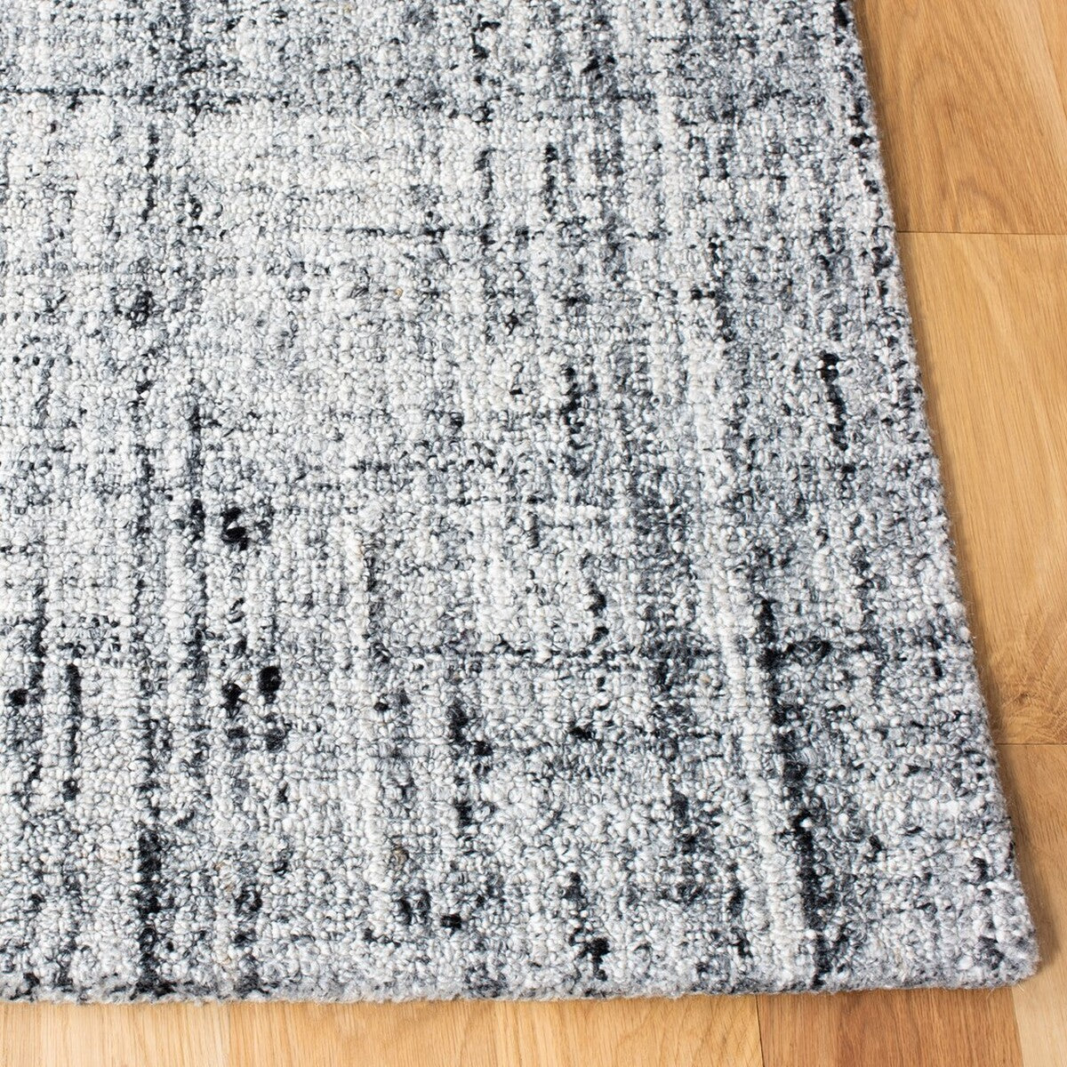 Exquisite Abstract Hand - Made Tufted Luxury Area Rug Crafted from a Blend of Viscose, Wool, and Polyester for Elegant Home Decor