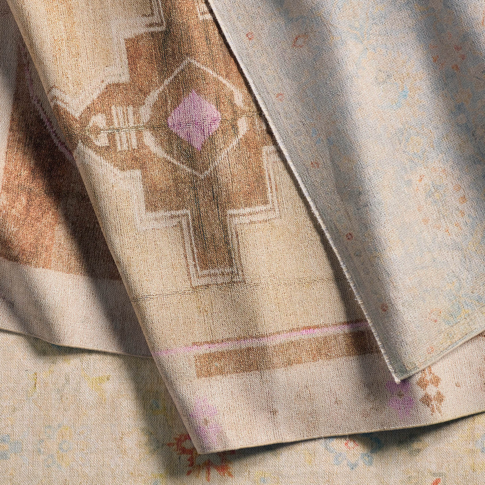 Boheme Aaina BOH30 Power-loomed Machine-made 78% Cotton 22% Polyester Indoor Vintage Floral Rug