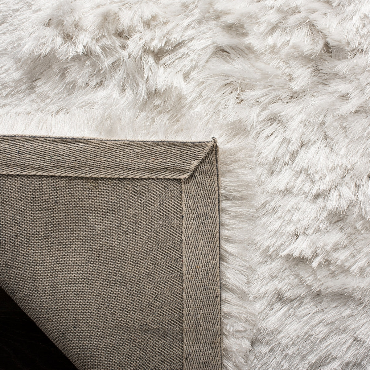 Luxurious Ocean-themed Hand-tufted Rectangular Floor Rug with Soft Polyester Pile and Cotton Backing from India
