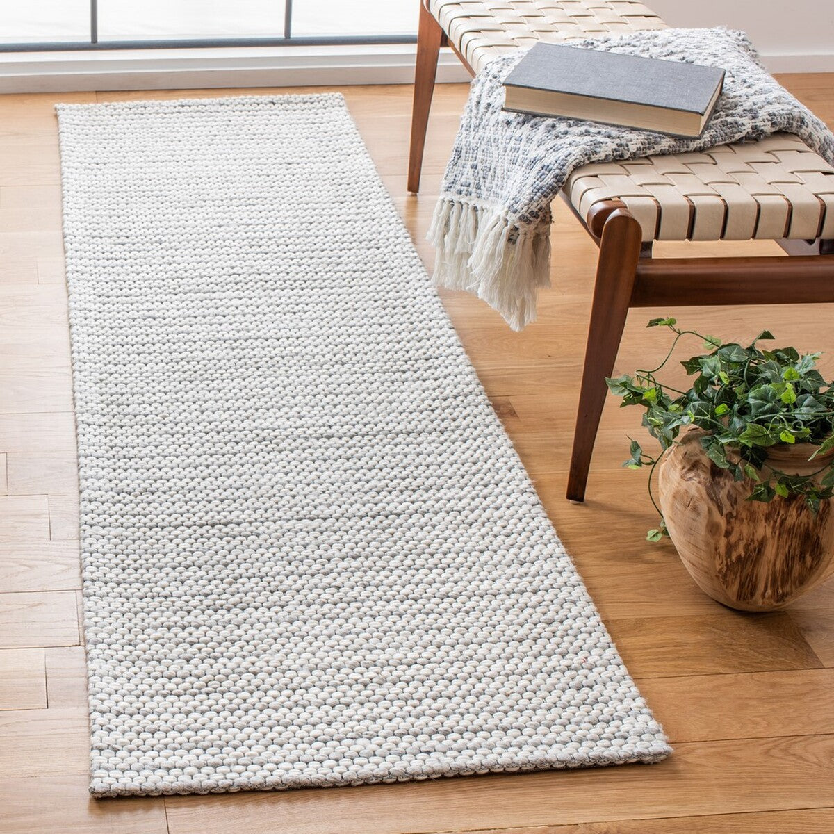 Exquisite Marbella Contemporary Flat - Woven Rug Crafted from a Luxurious Blend of Wool and Cotton for Elegant Home Decor