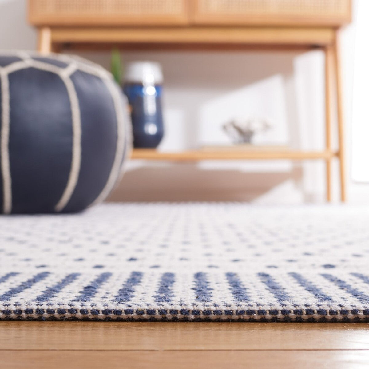 Stylish and Durable Hand - woven Bohemian Flat Weave Cotton Area Rug from India - Montauk 714