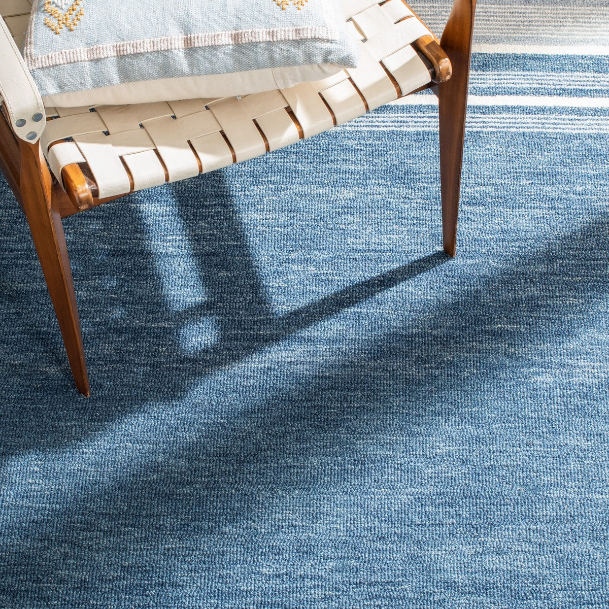 Luxurious Contemporary Metro Hand - Tufted 100% Wool Pile Area Rug for Sophisticated Home Decor