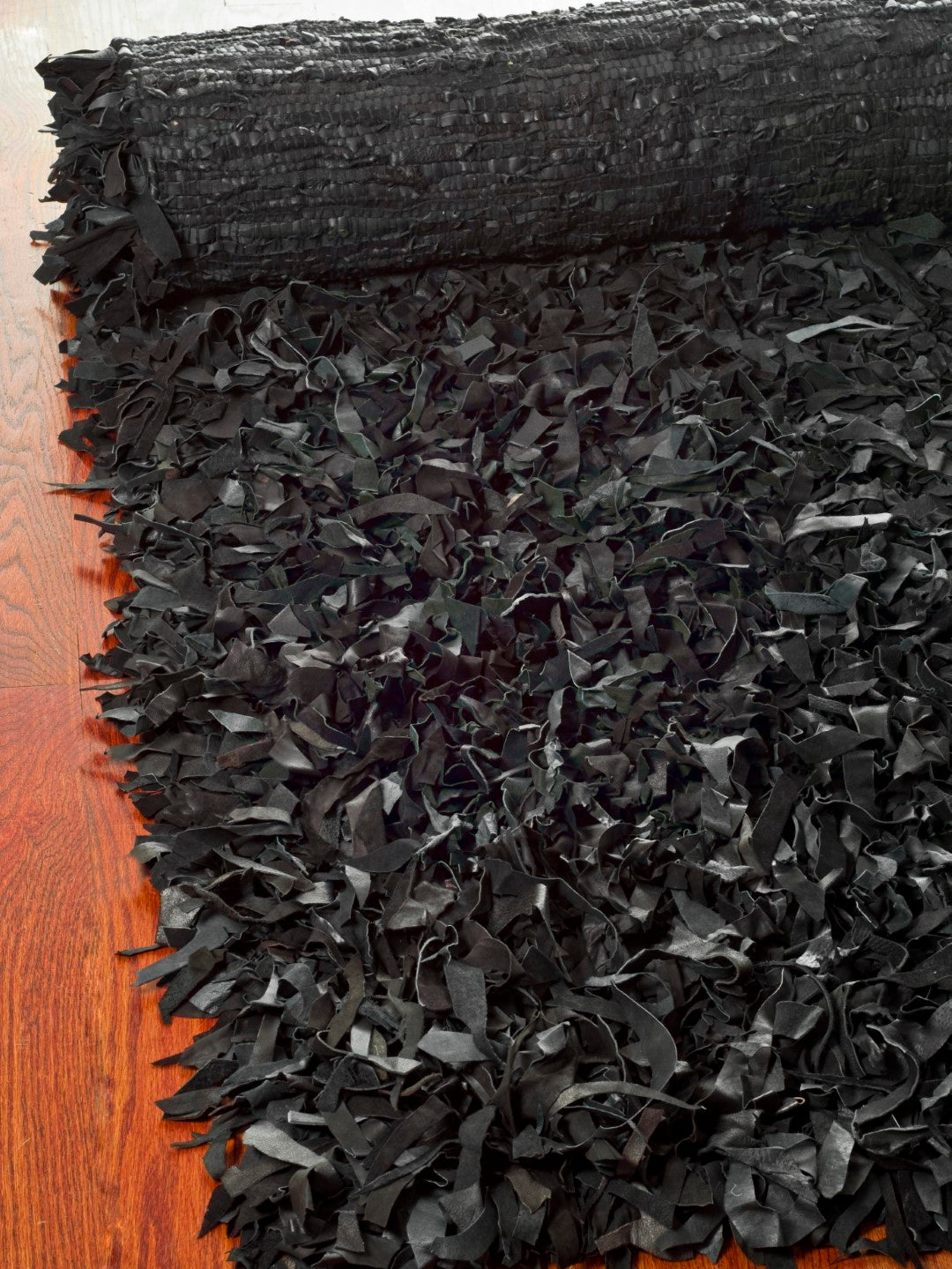 Luxurious Artisan-Crafted Leather Hand-Knotted Shag Rug with 14mm Pile Height