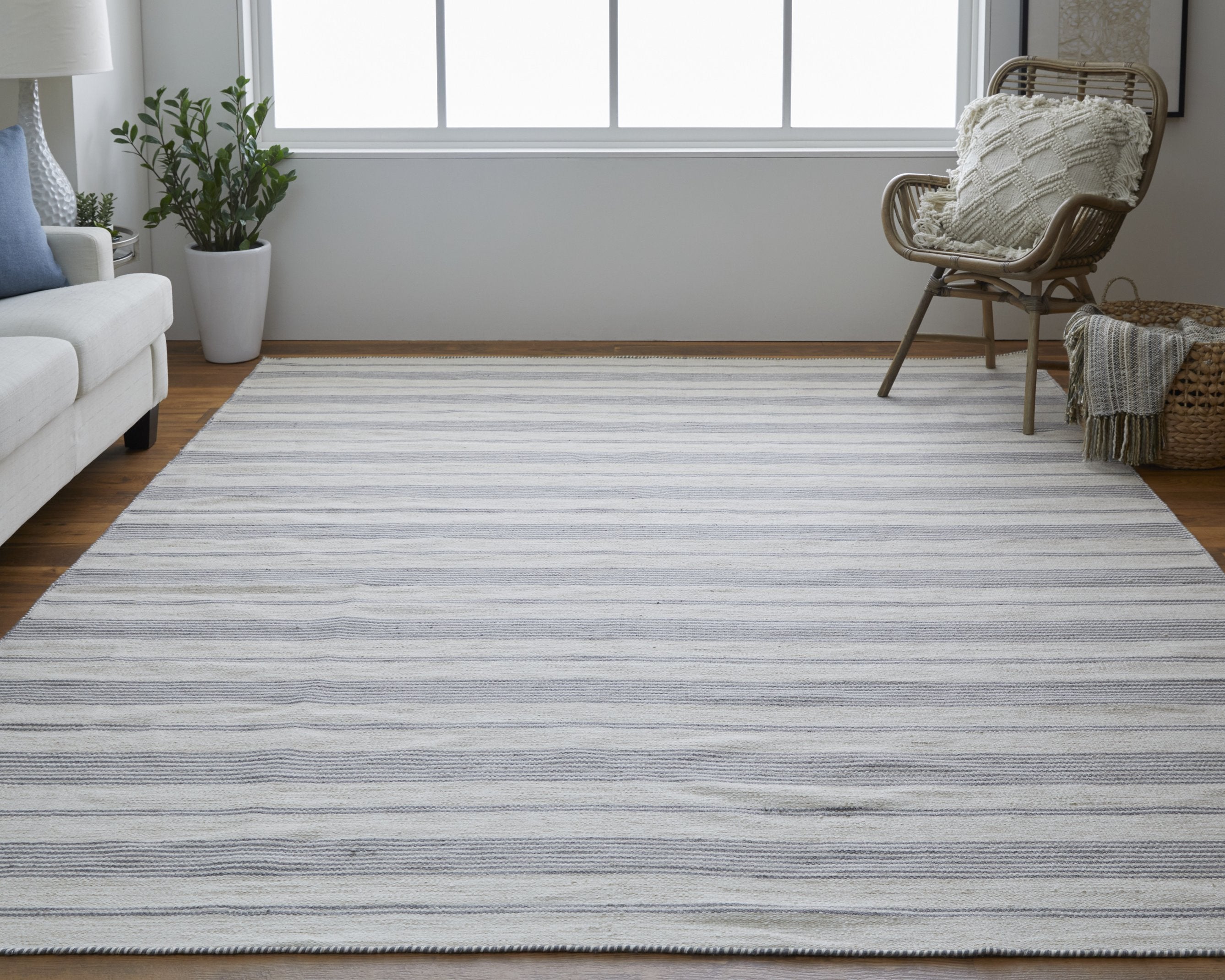 Eco-Friendly Hand-Woven Indoor Rug with Stylish Nautical Pin Stripes